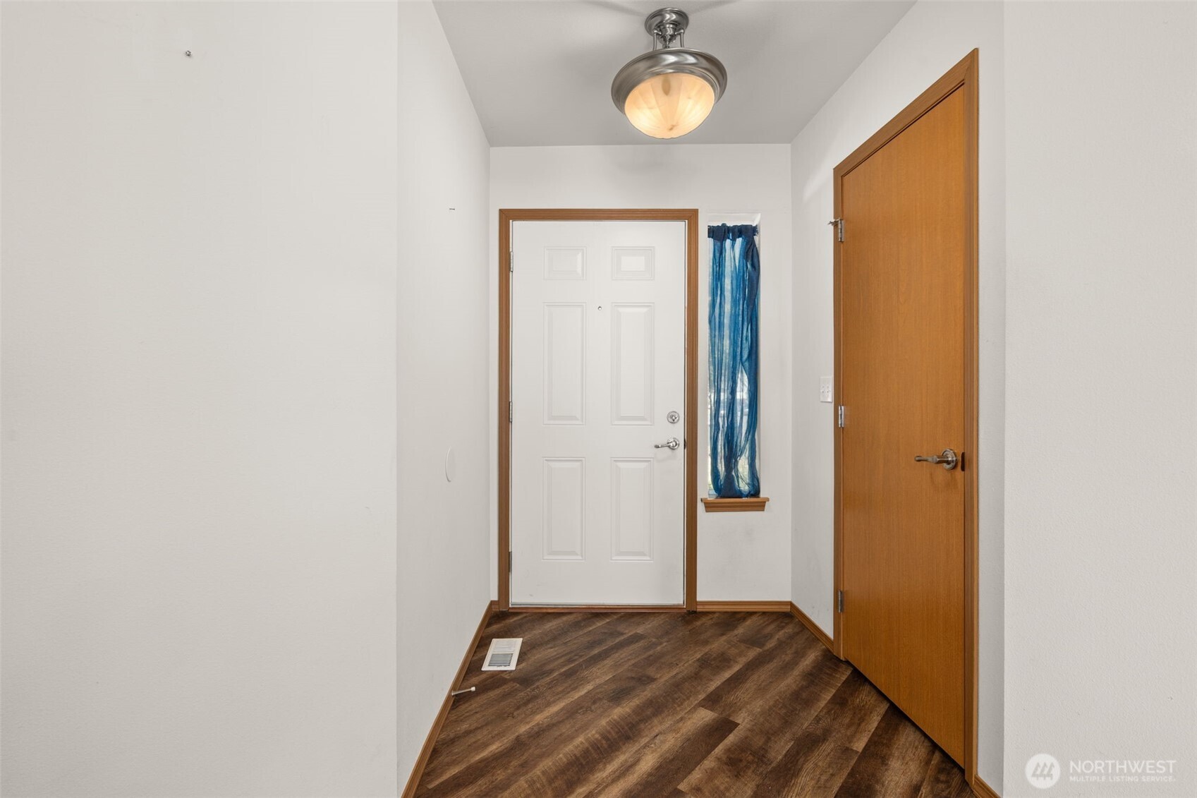 2592 Kristine Court Property Photo 4