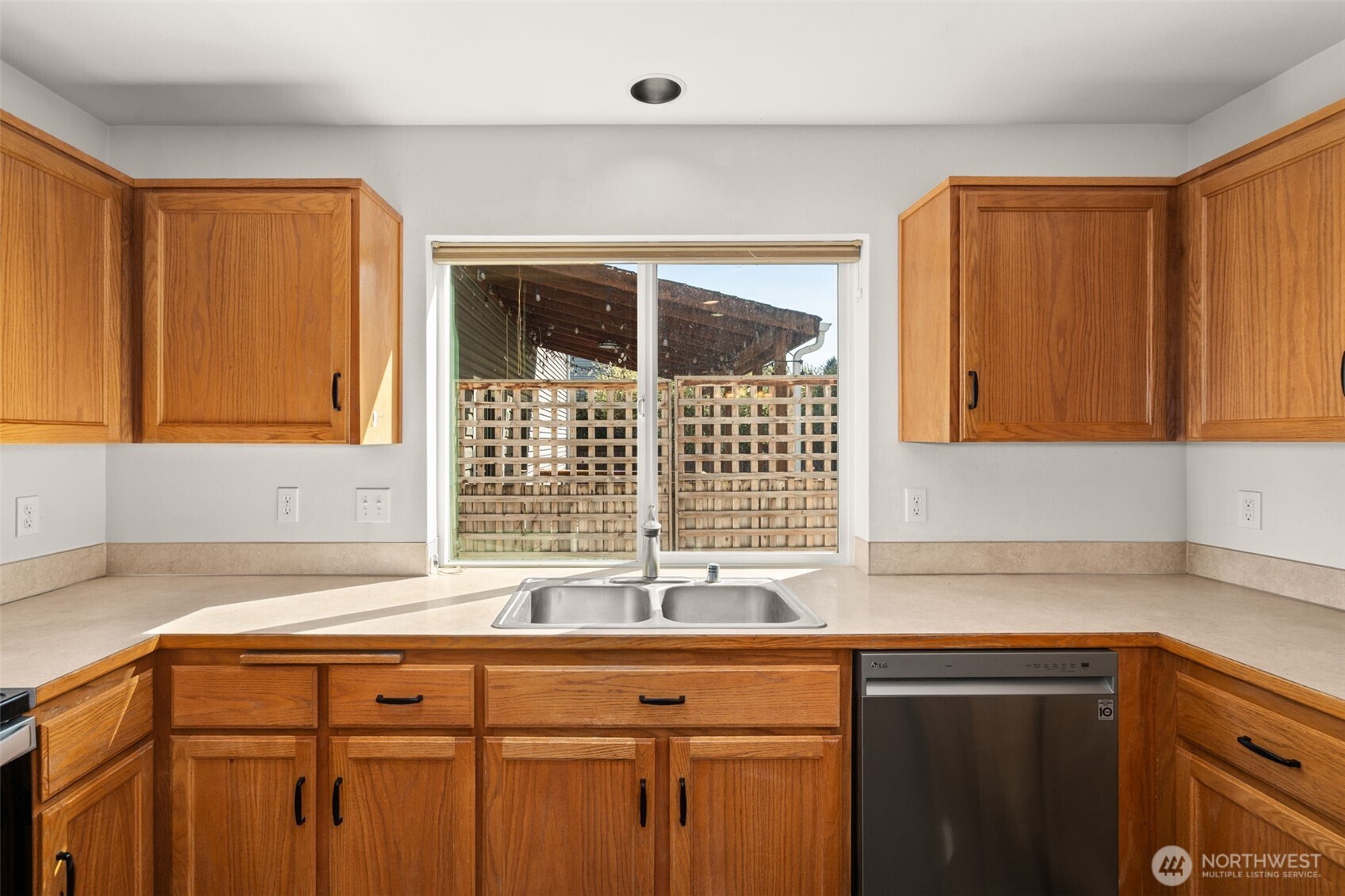 2592 Kristine Court Property Photo 10