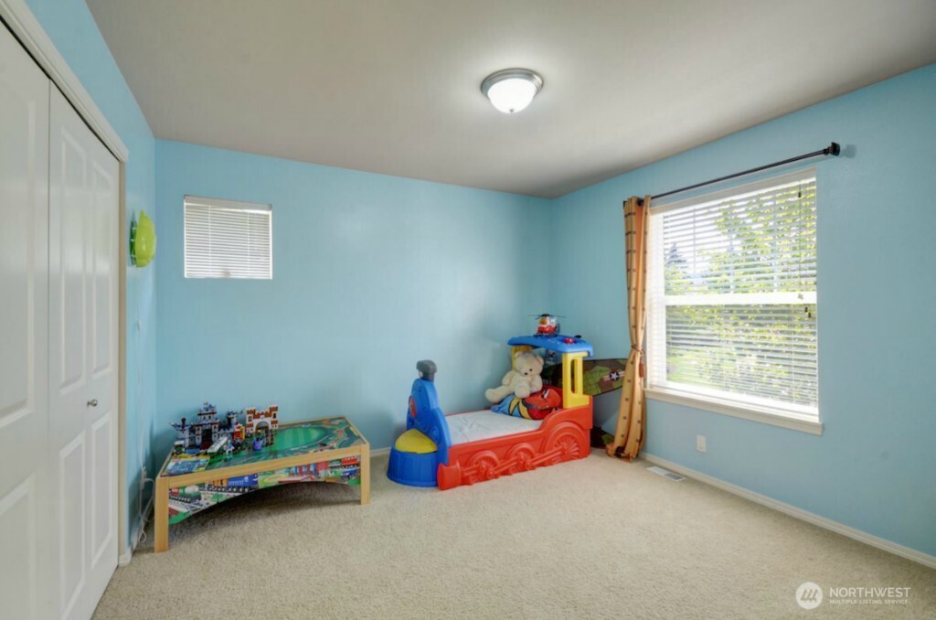 19130 Ne 65th Way Property Photo 2