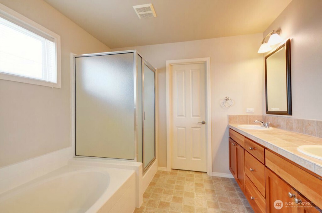 19130 Ne 65th Way Property Photo 7