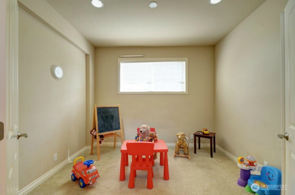 19130 Ne 65th Way Property Photo 12