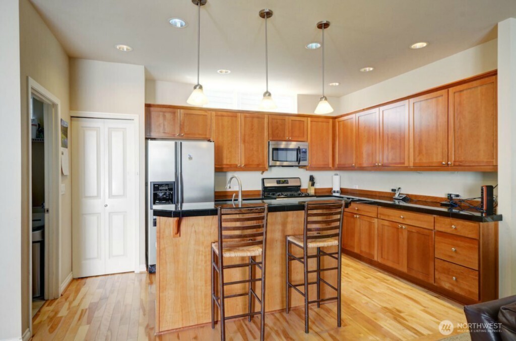 19130 Ne 65th Way Property Photo 13