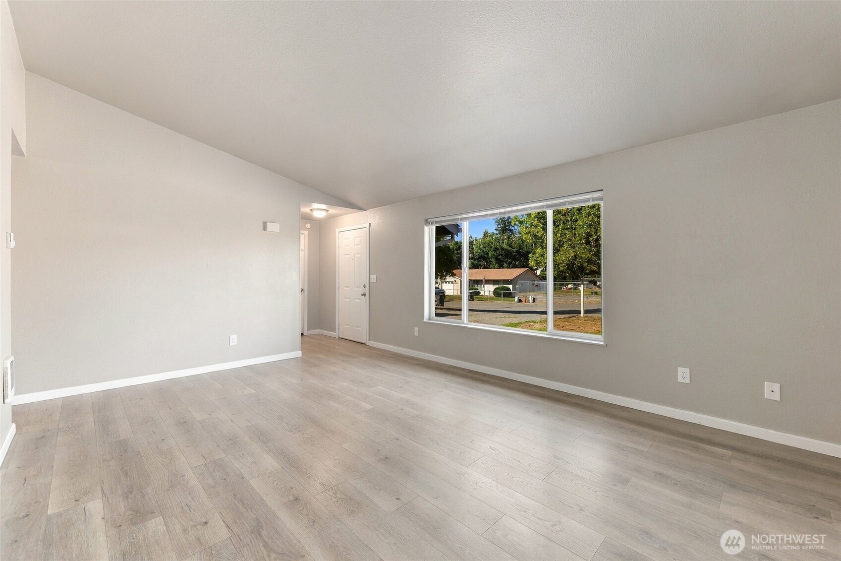 1614 -1616 115th Street Property Photo 3