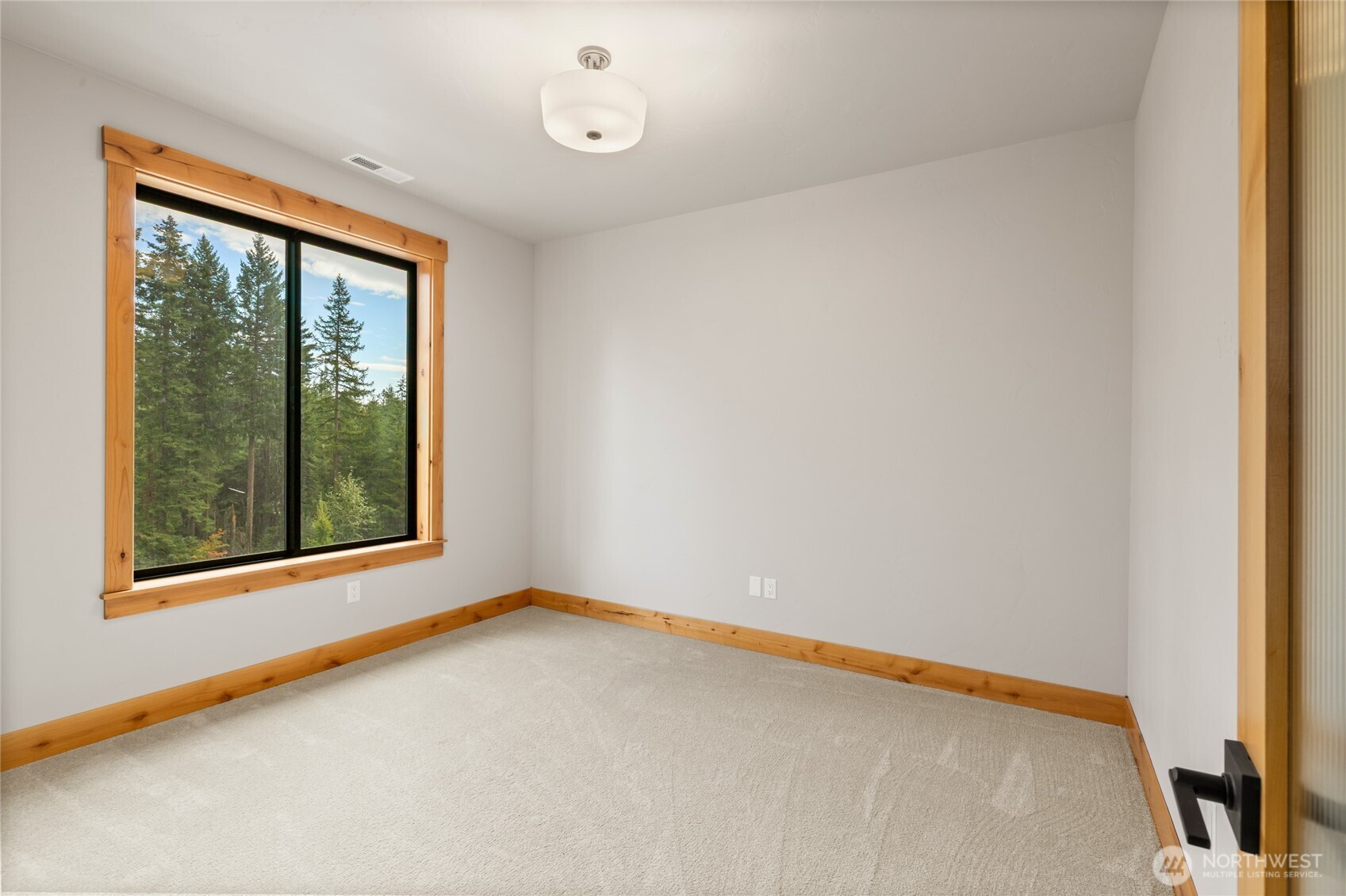 660 Stone Ridge Drive Property Photo 4