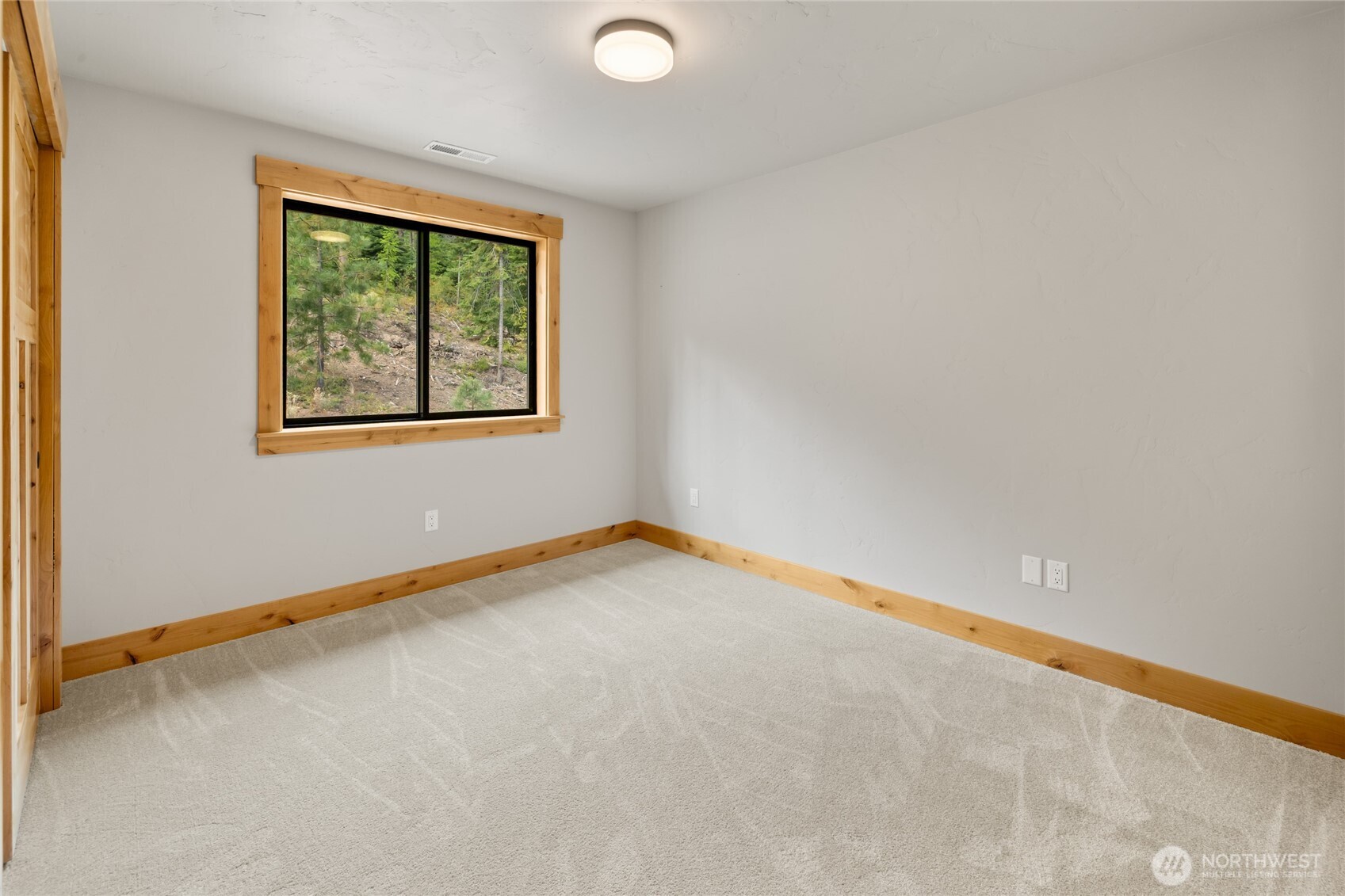 660 Stone Ridge Drive Property Photo 25
