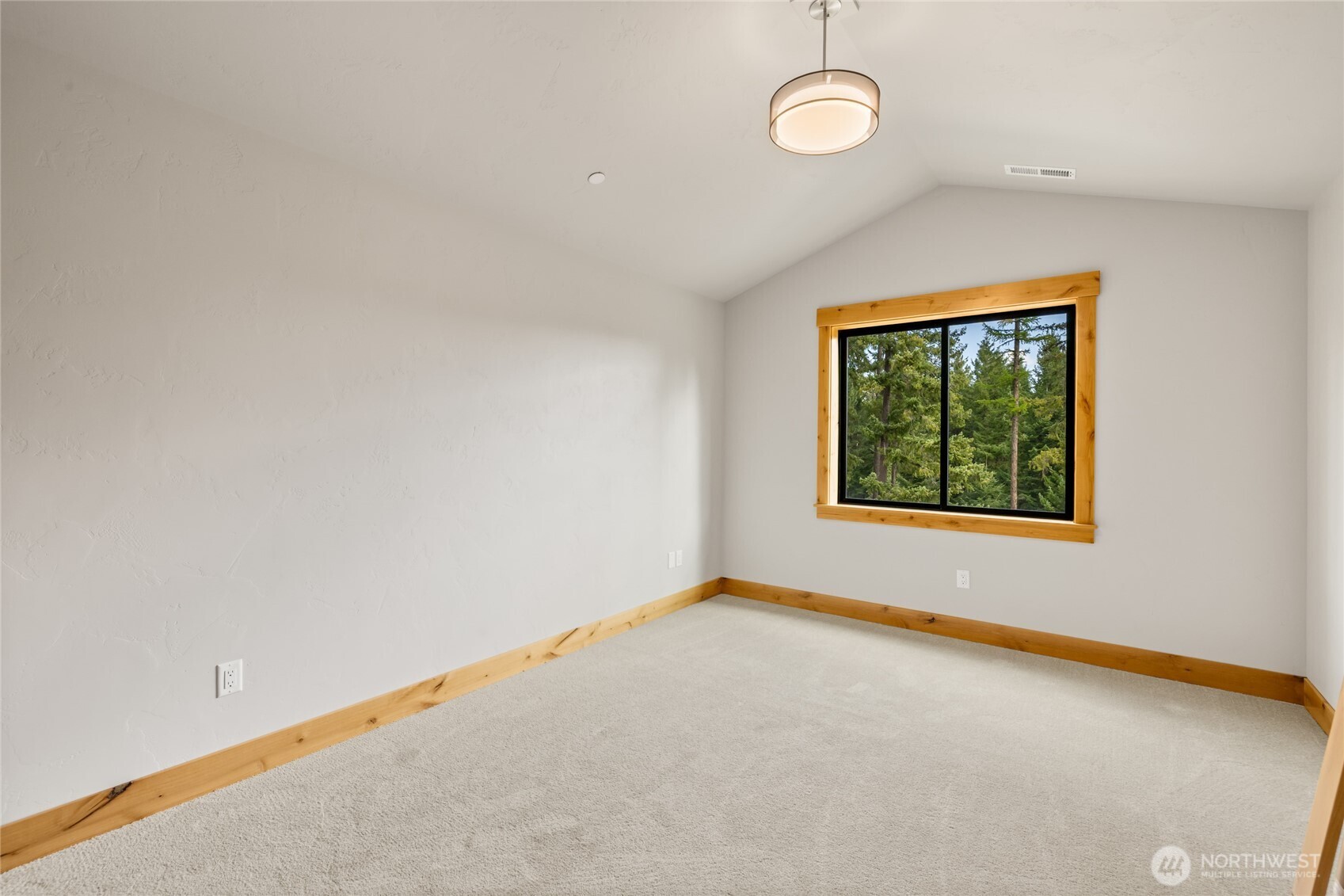 660 Stone Ridge Drive Property Photo 26