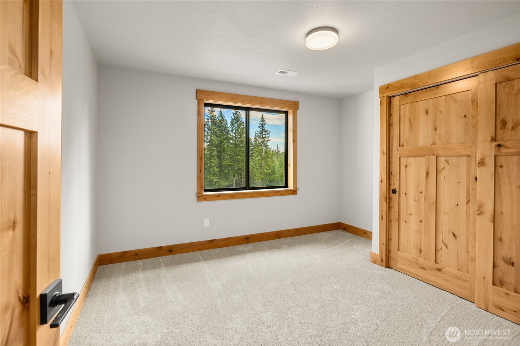 660 Stone Ridge Drive Property Photo 28