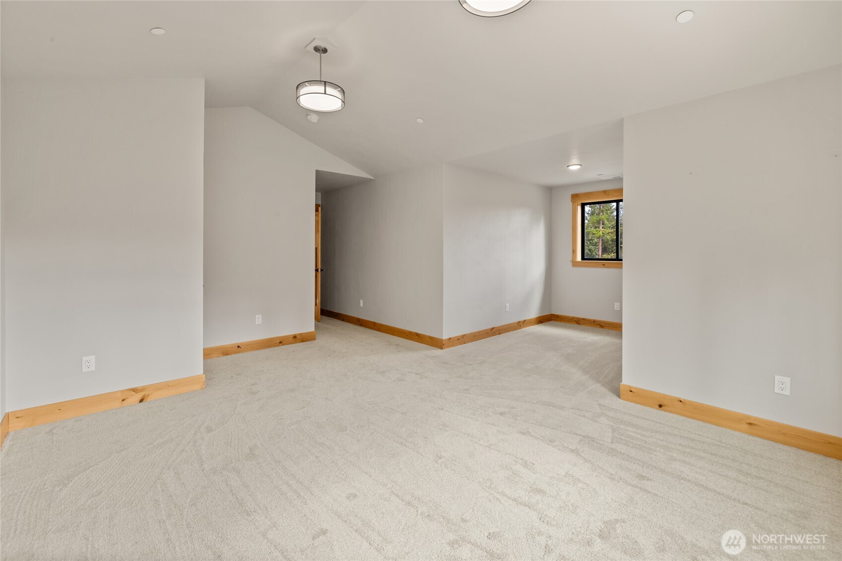 660 Stone Ridge Drive Property Photo 30