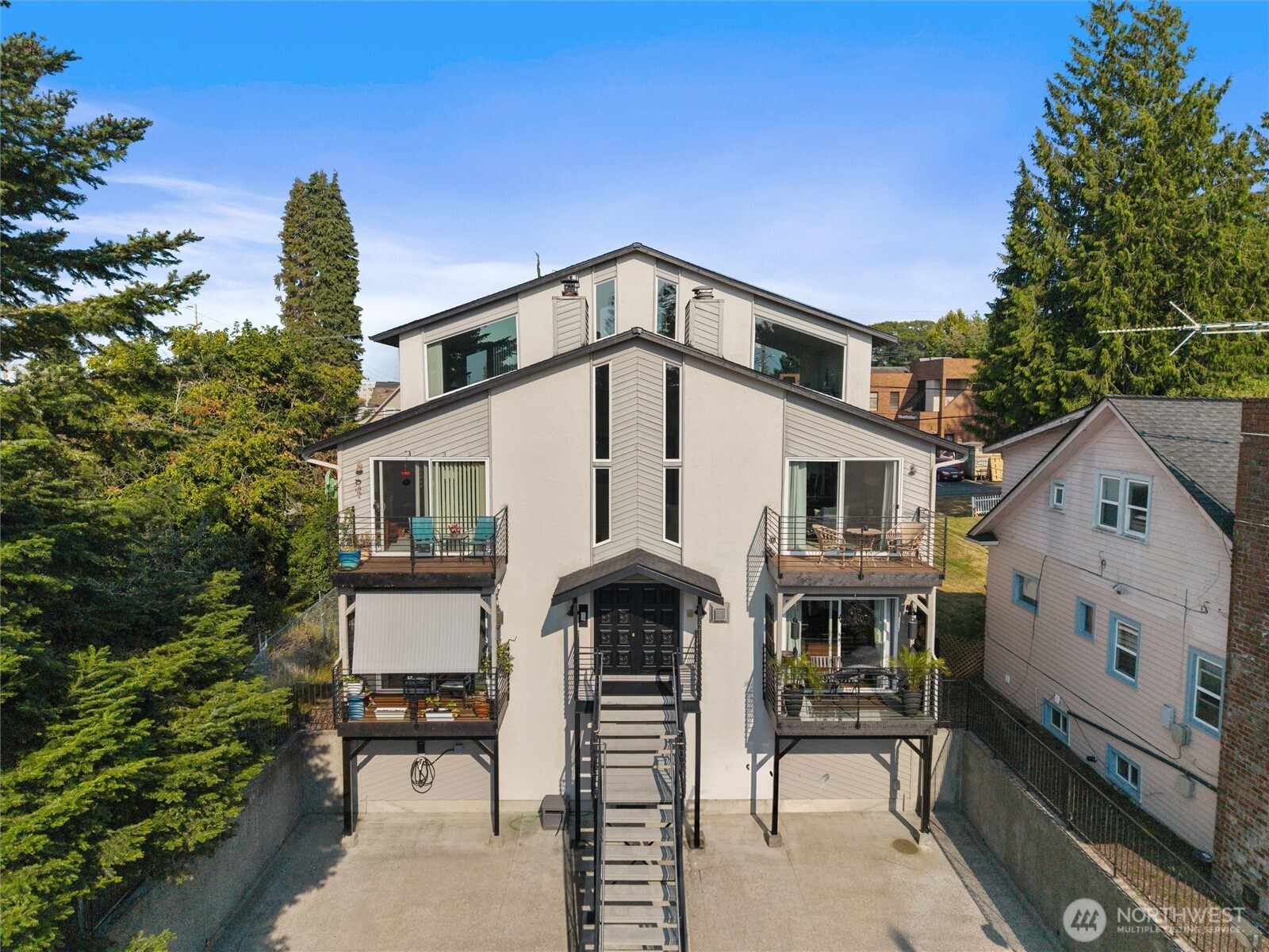 3211 Nassau Street 2 Property Photo 1