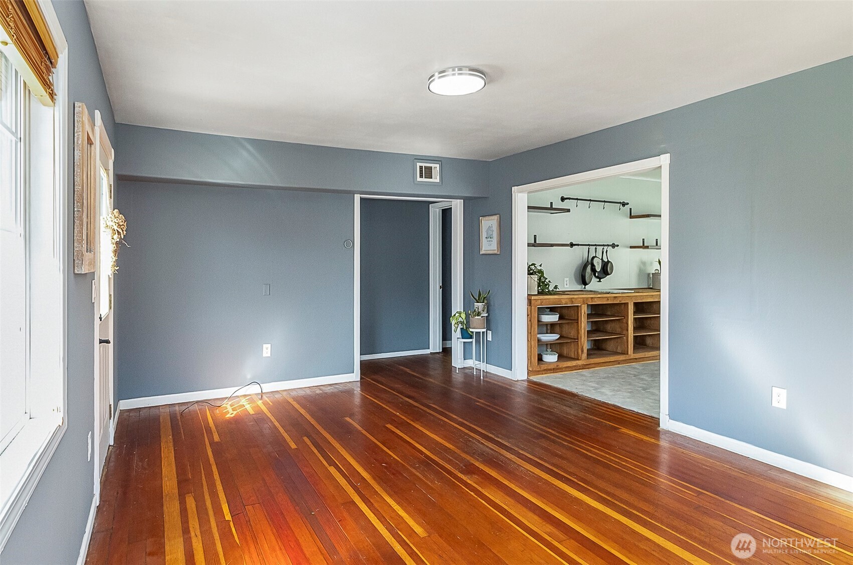 410 Burrows Lane Property Photo 8