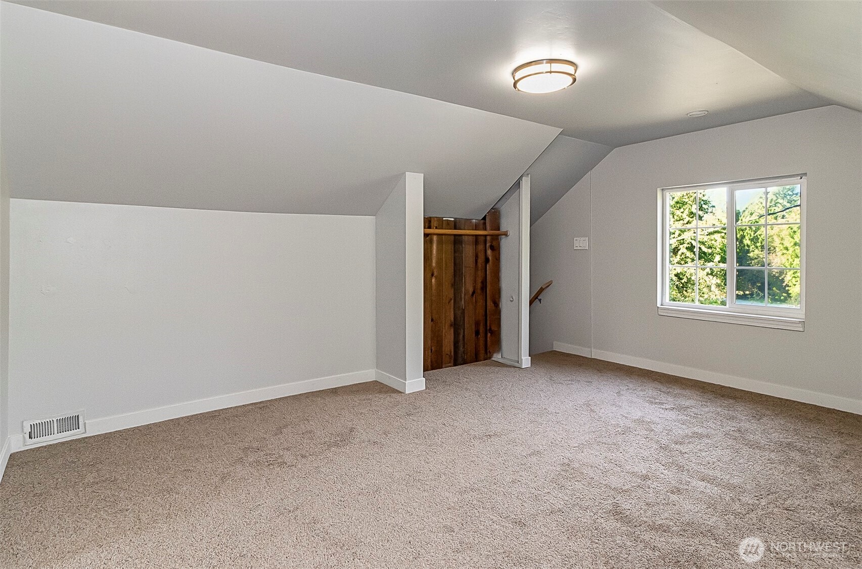 410 Burrows Lane Property Photo 17