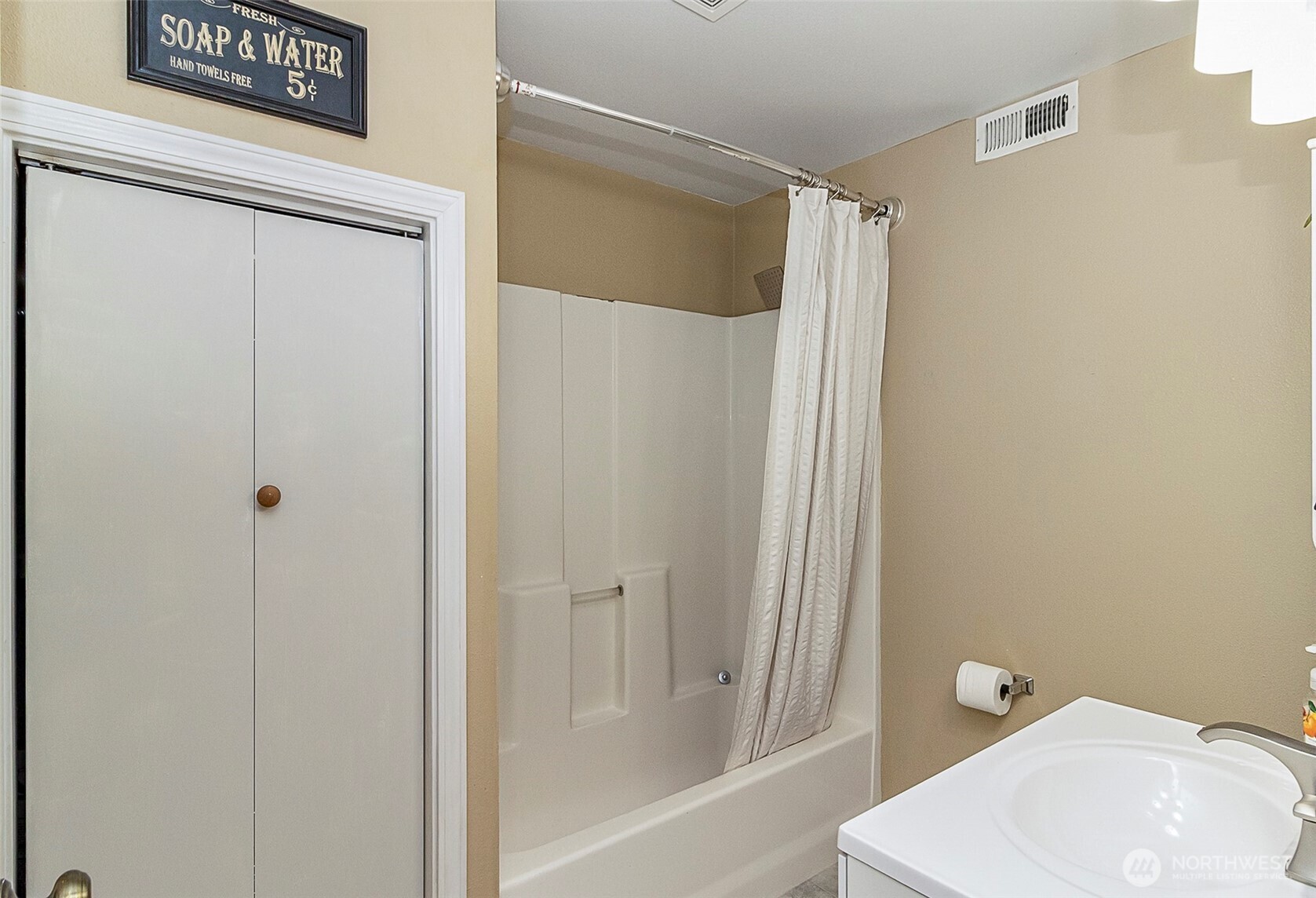 410 Burrows Lane Property Photo 20