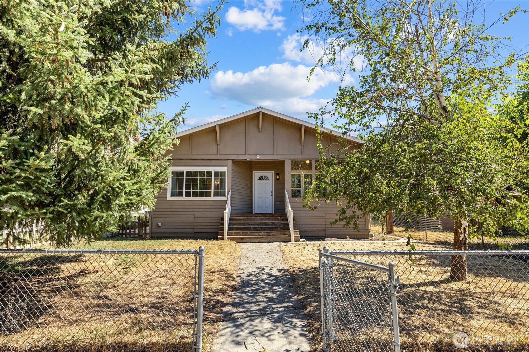 402 S Pearl Street Property Photo 1