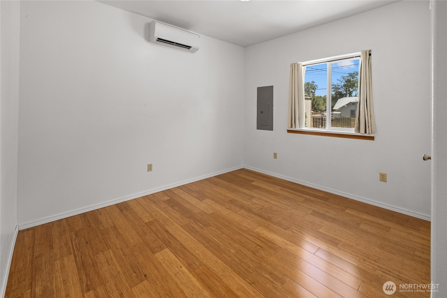 402 S Pearl Street Property Photo 15