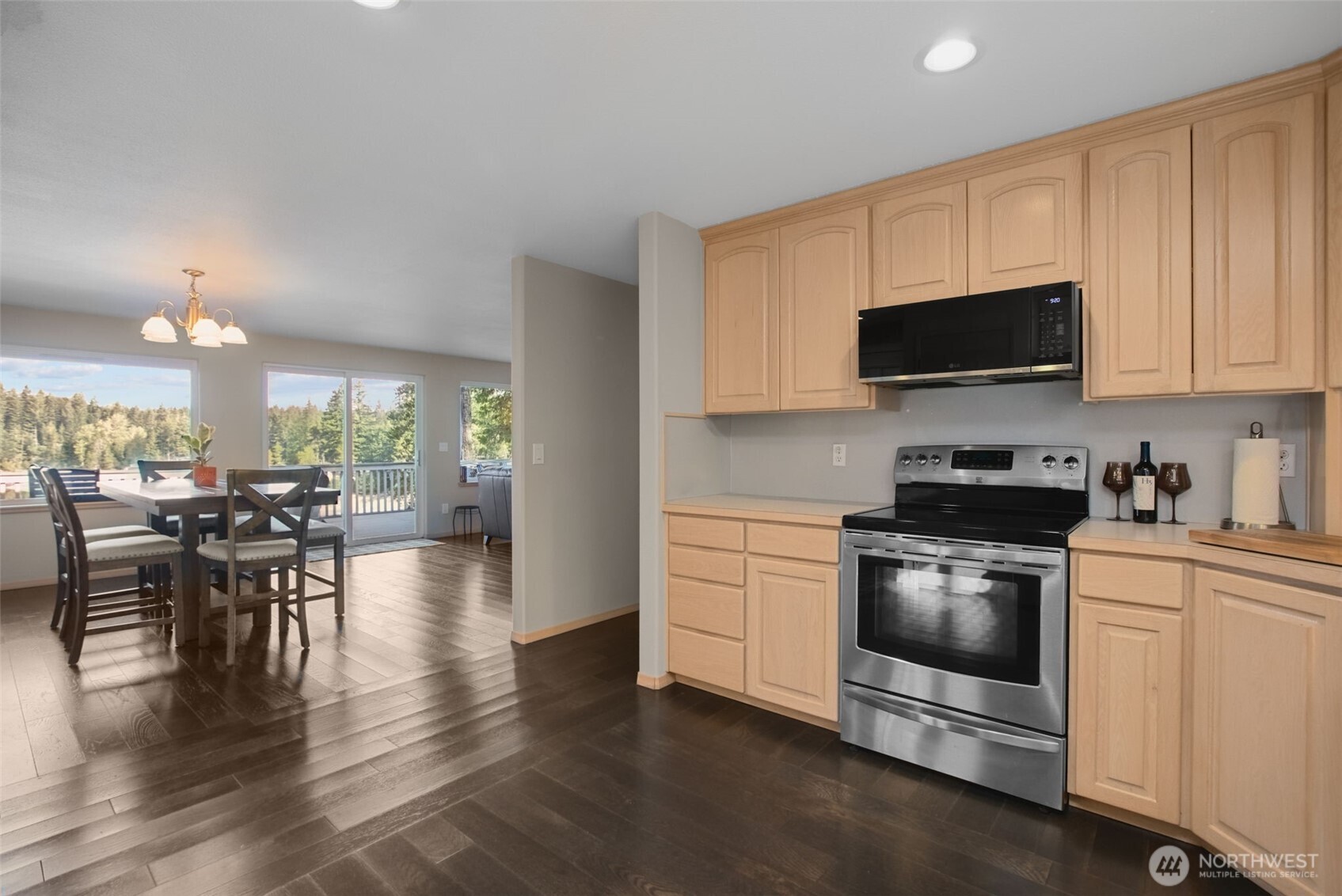281 Ne Lakeshore Drive Property Photo 6