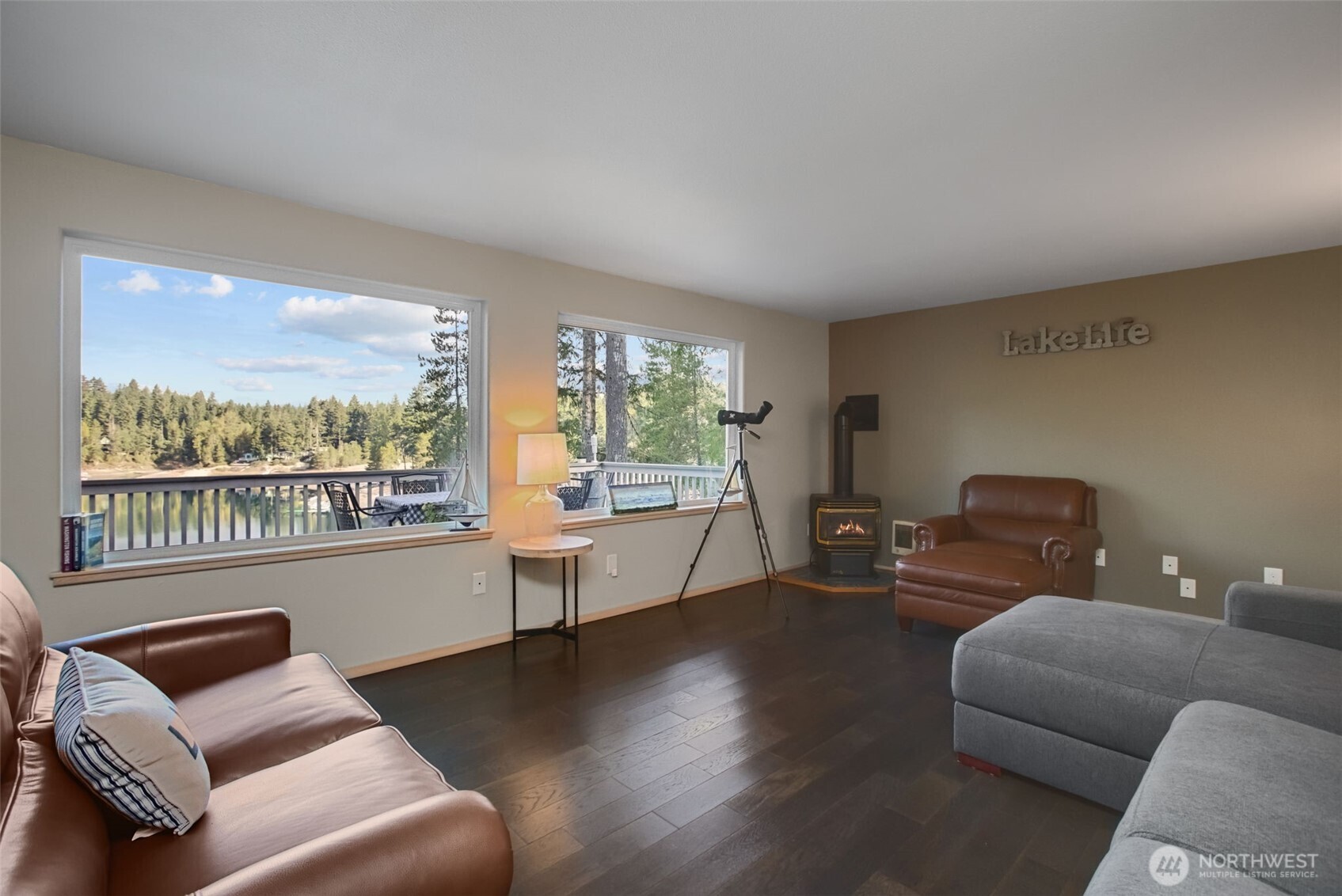 281 Ne Lakeshore Drive Property Photo 8
