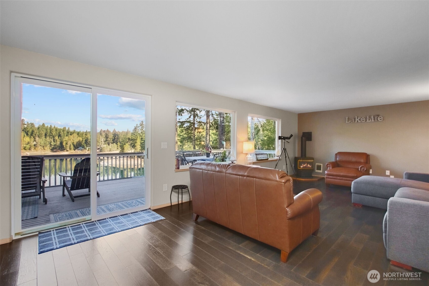 281 Ne Lakeshore Drive Property Photo 10