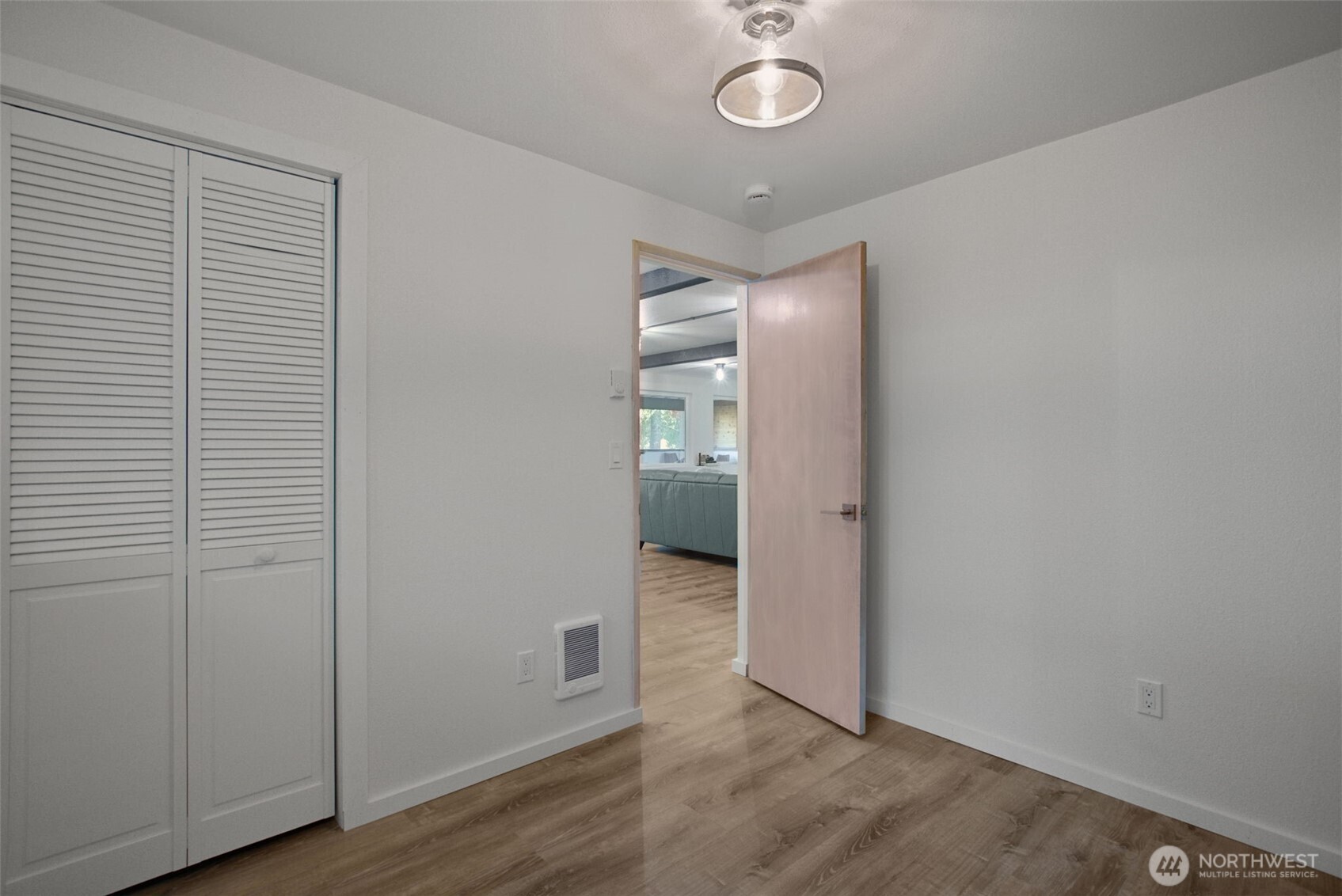 281 Ne Lakeshore Drive Property Photo 19