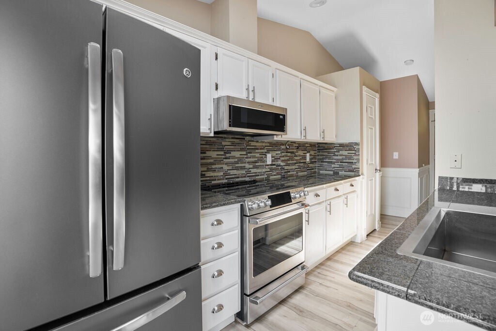 13002 17th Street Property Photo 10
