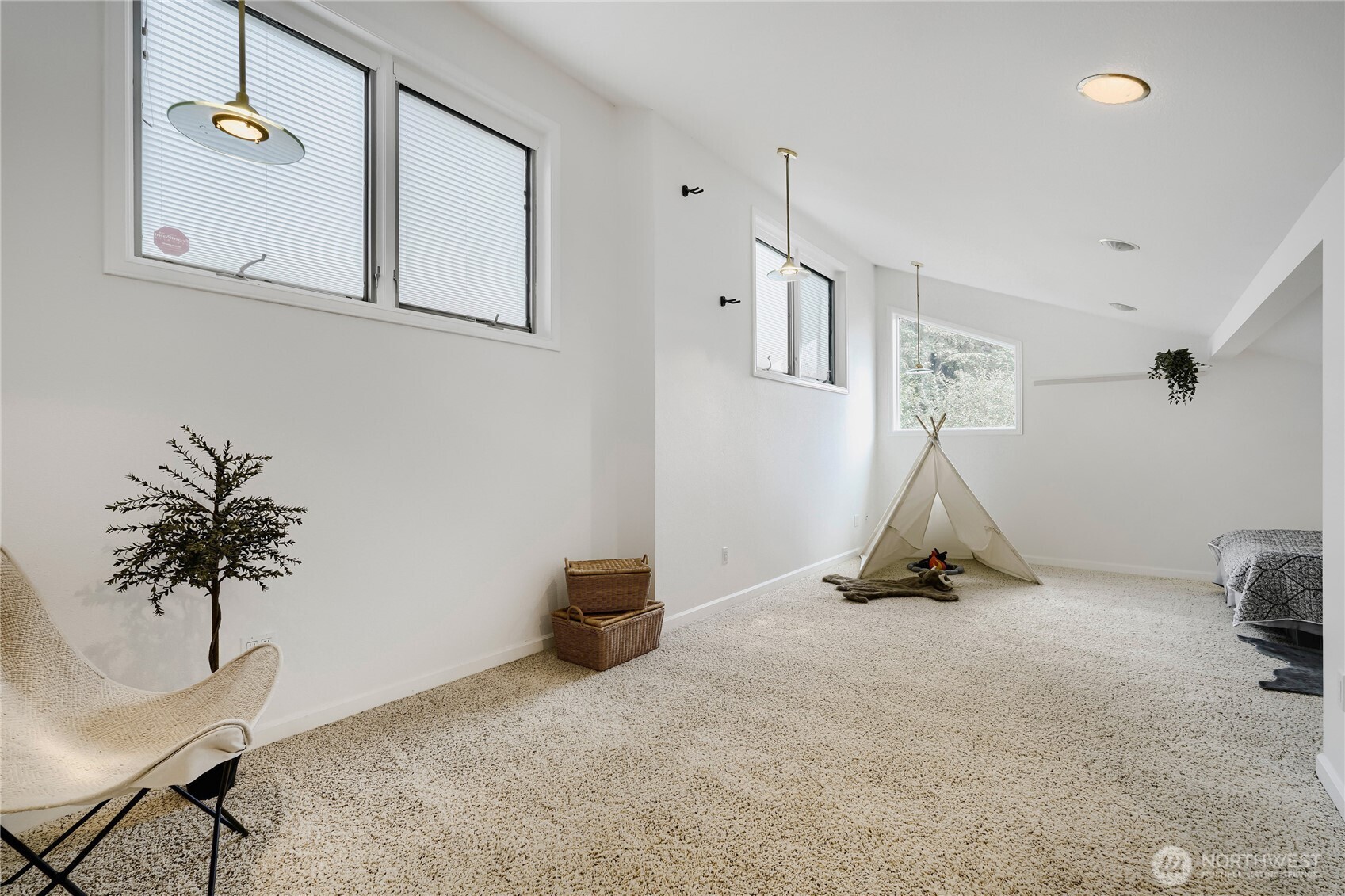 14325 102 Avenue Property Photo 18