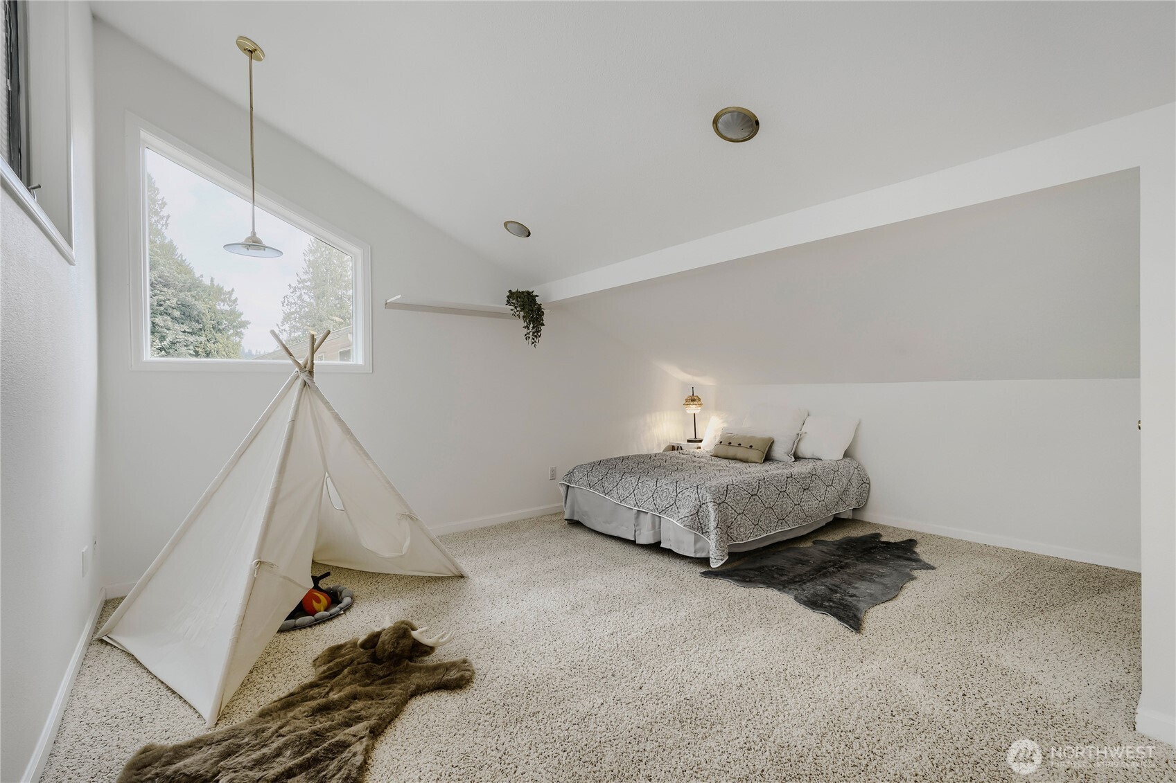 14325 102 Avenue Property Photo 19