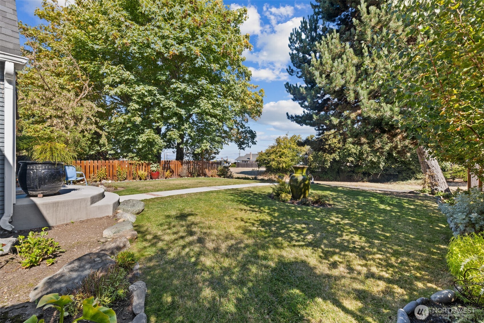 1214 E Columbia Street Property Photo 5