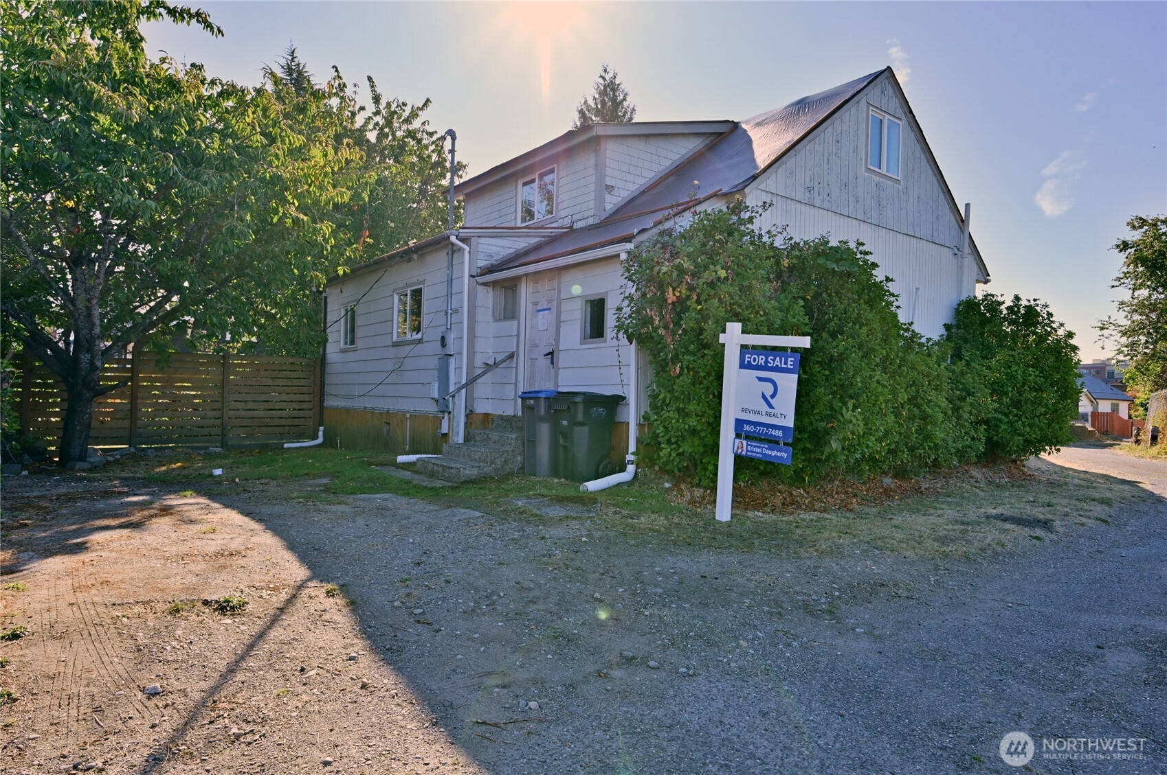 917 Cogean Property Photo 1