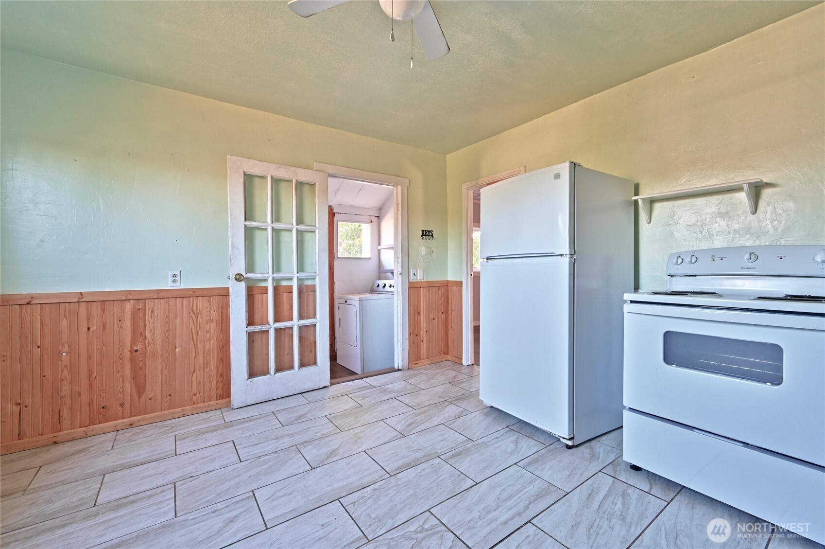 917 Cogean Property Photo 7