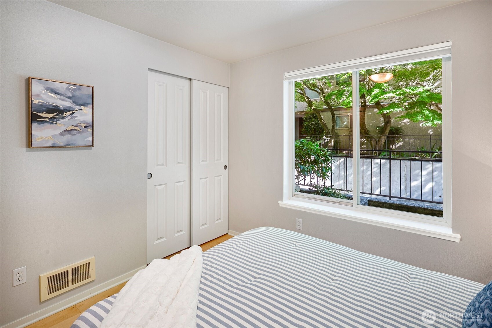 566 Prospect Street 103 Property Photo 14