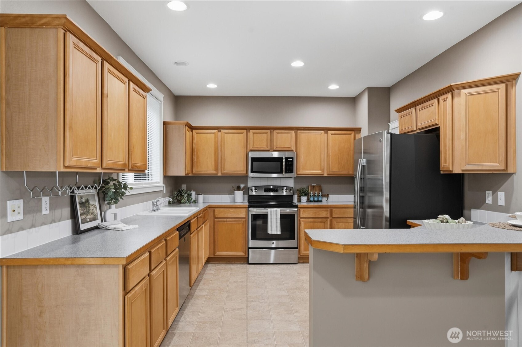 1447 Cherry Avenue Property Photo 3