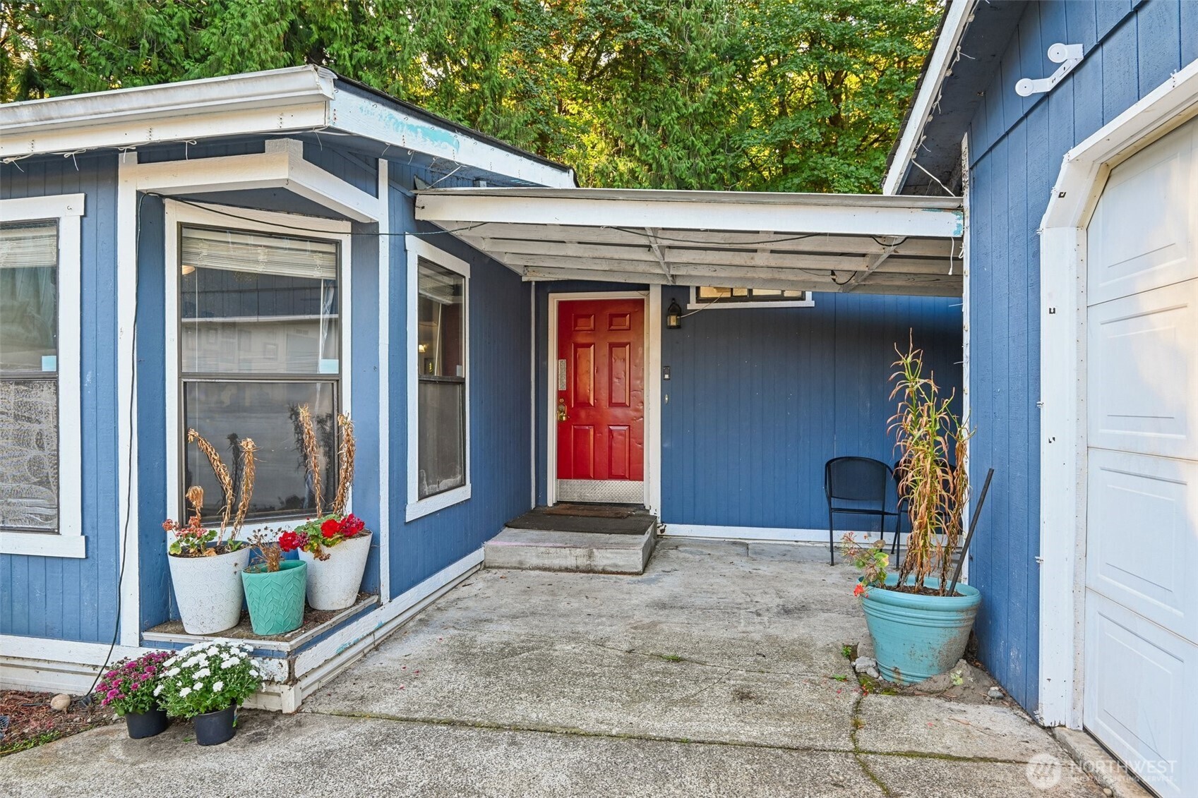 9244 Longhorn Loop Property Photo 3