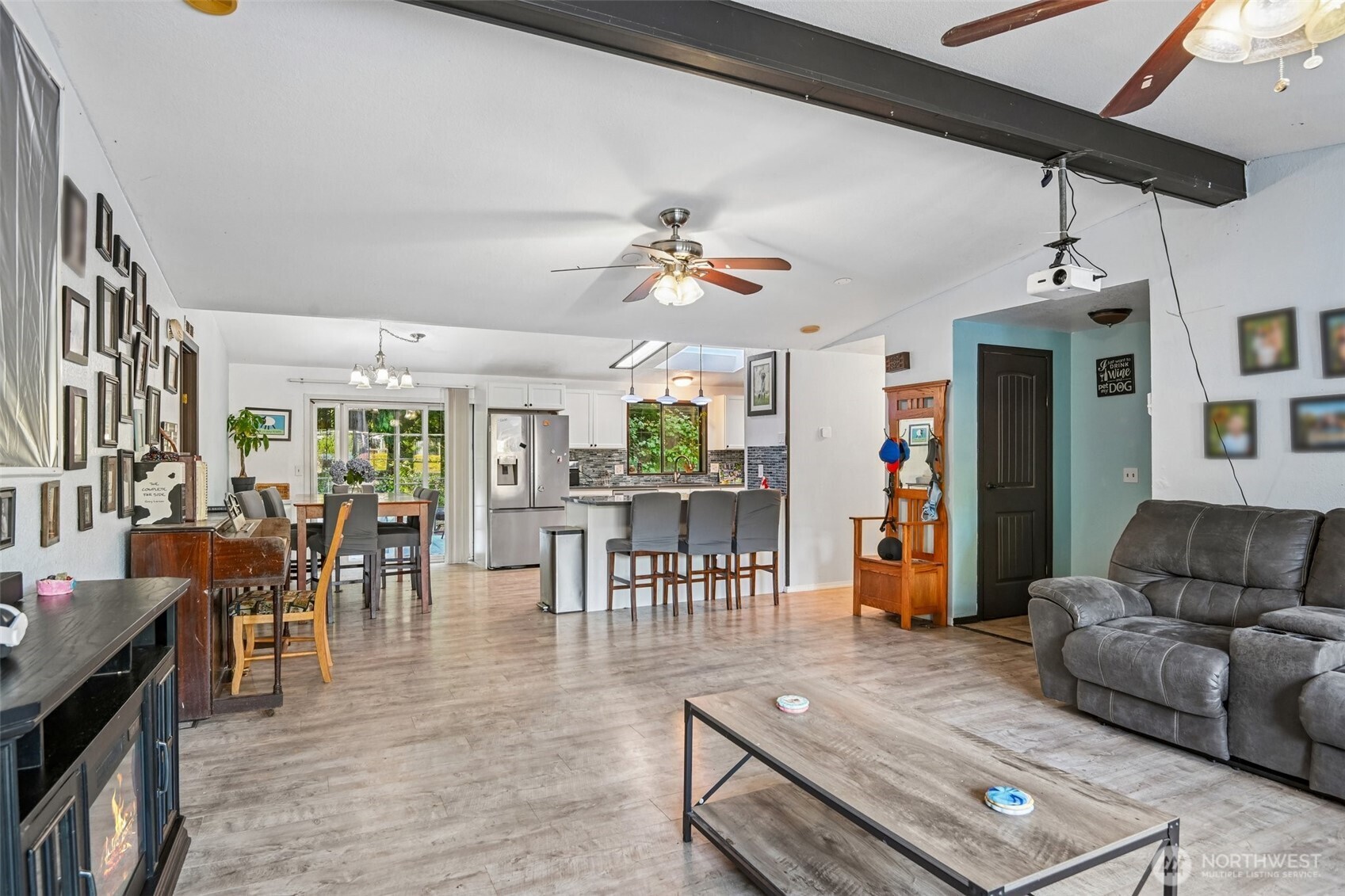 9244 Longhorn Loop Property Photo 7