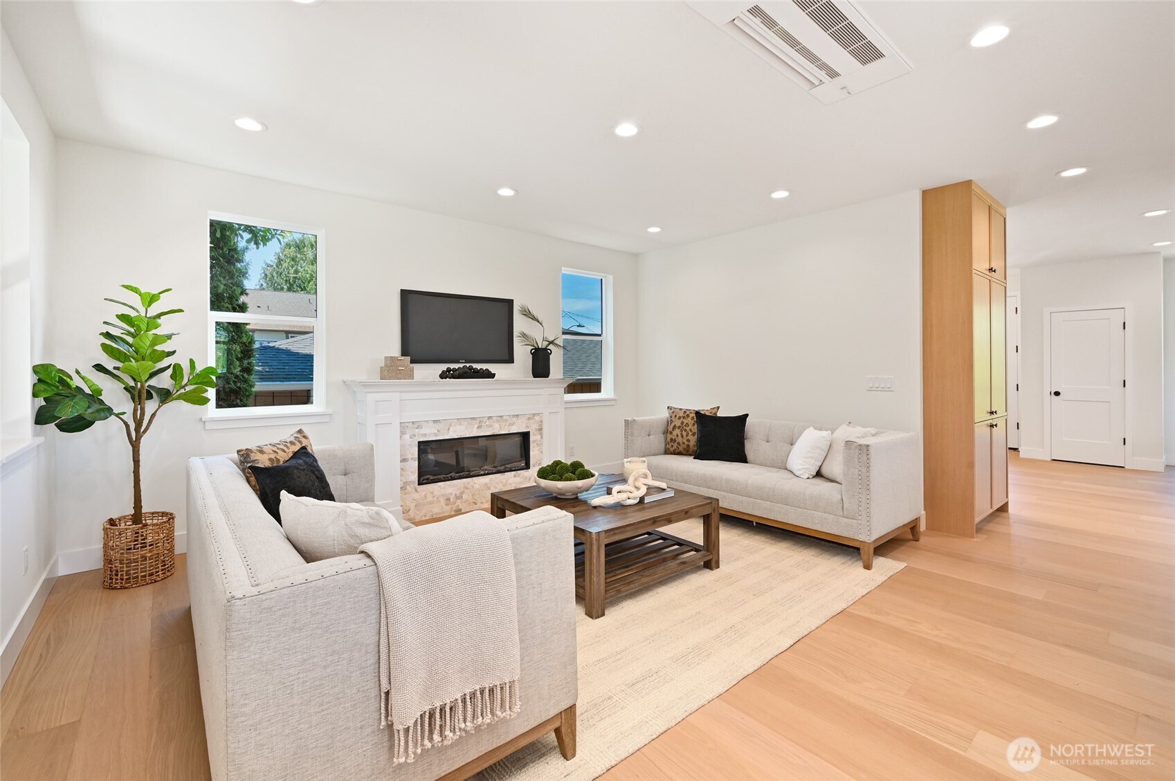 3111 W Mansell Street Property Photo 4