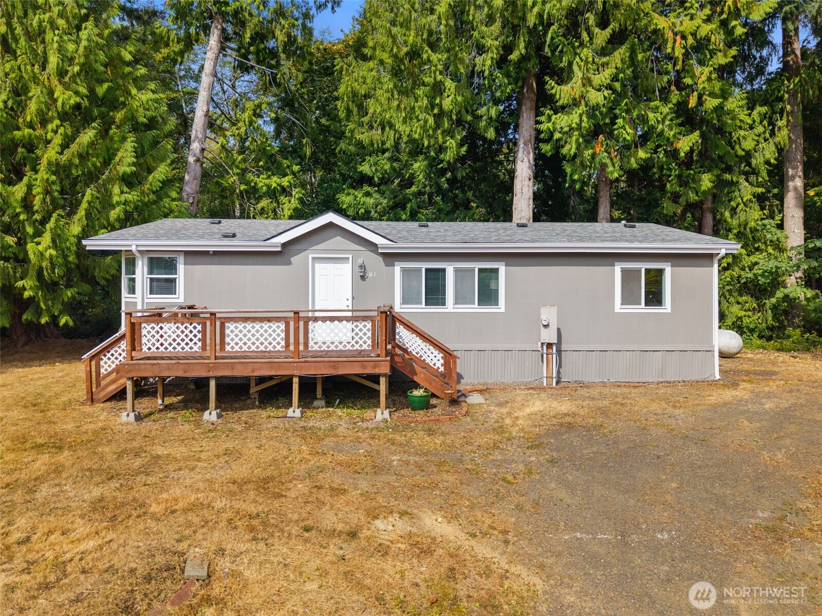 101 E Pirates Place Property Photo 3