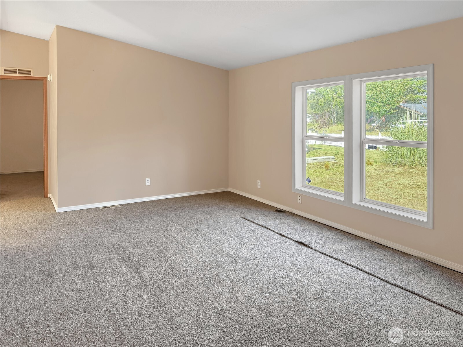 501 Chenois Avenue Property Photo 5