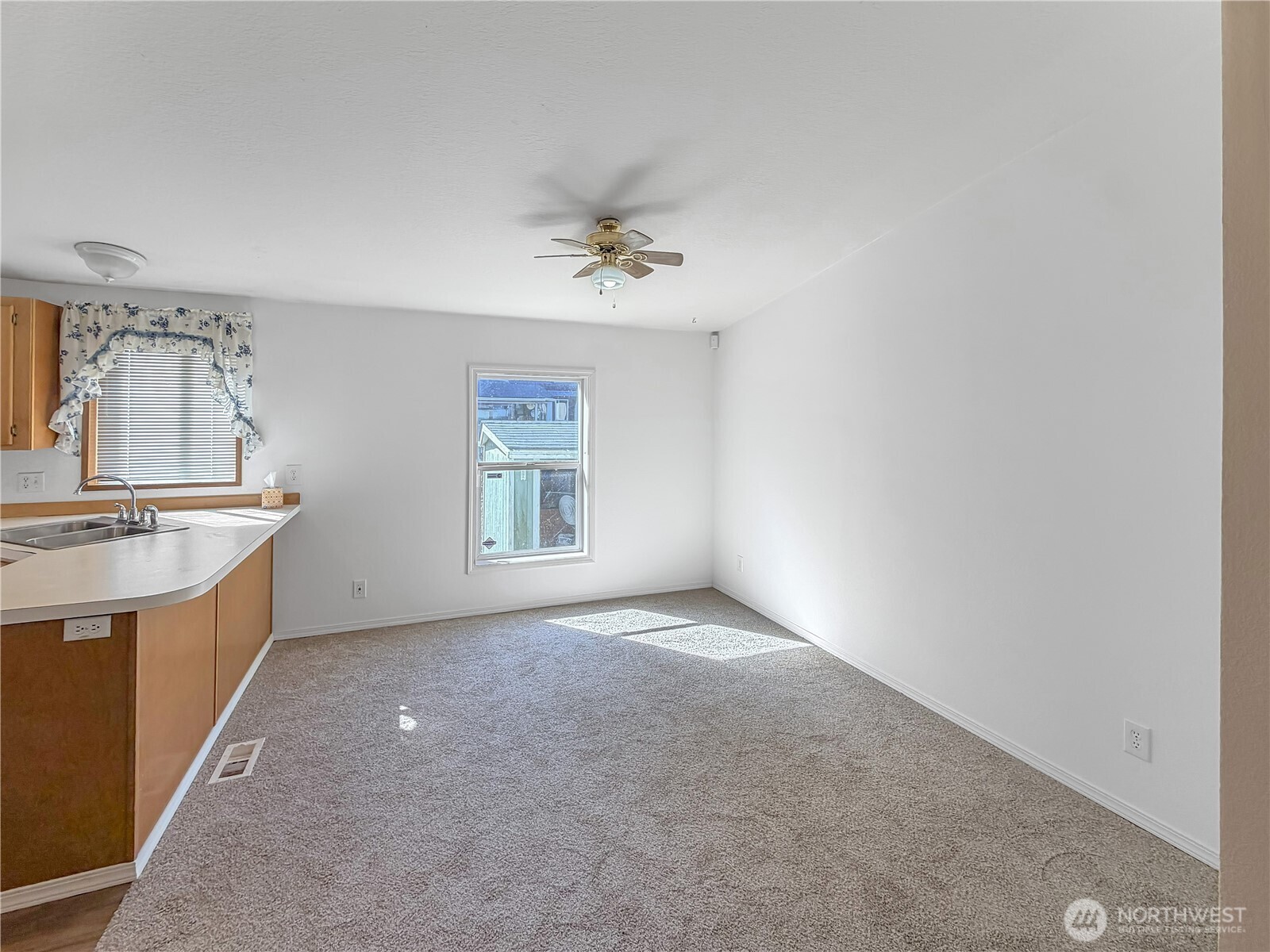 501 Chenois Avenue Property Photo 7