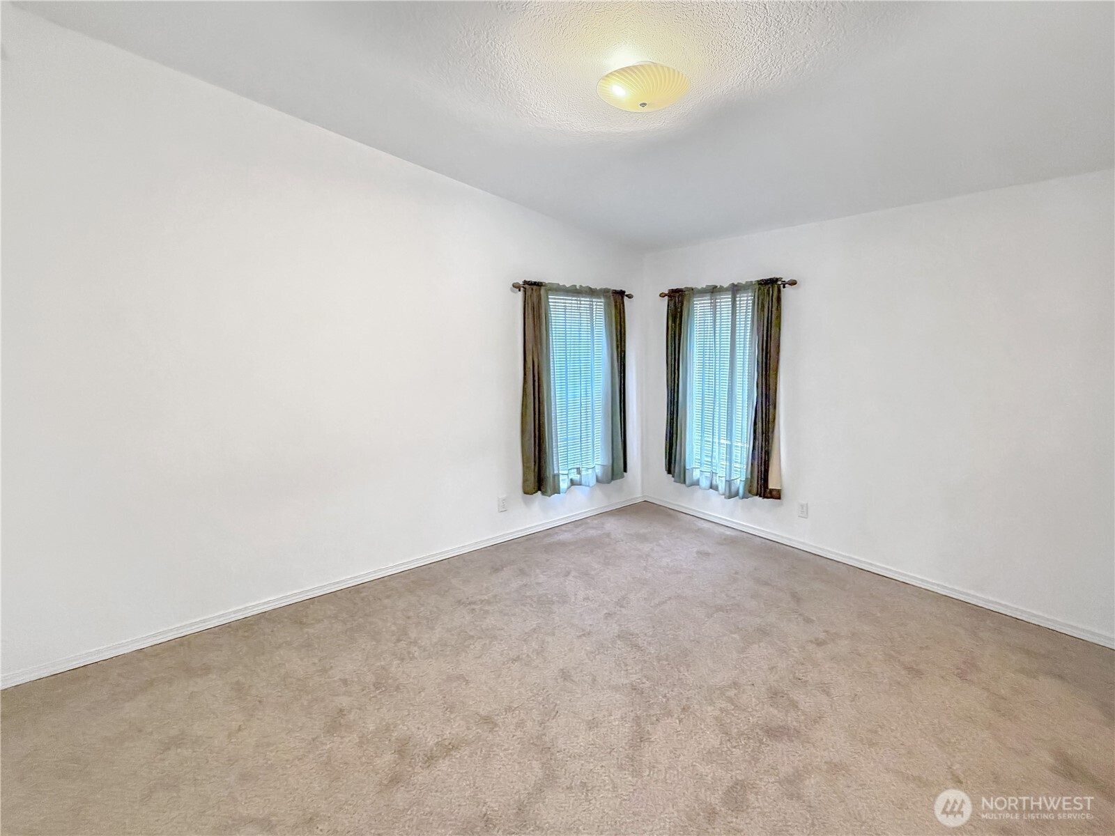 501 Chenois Avenue Property Photo 12