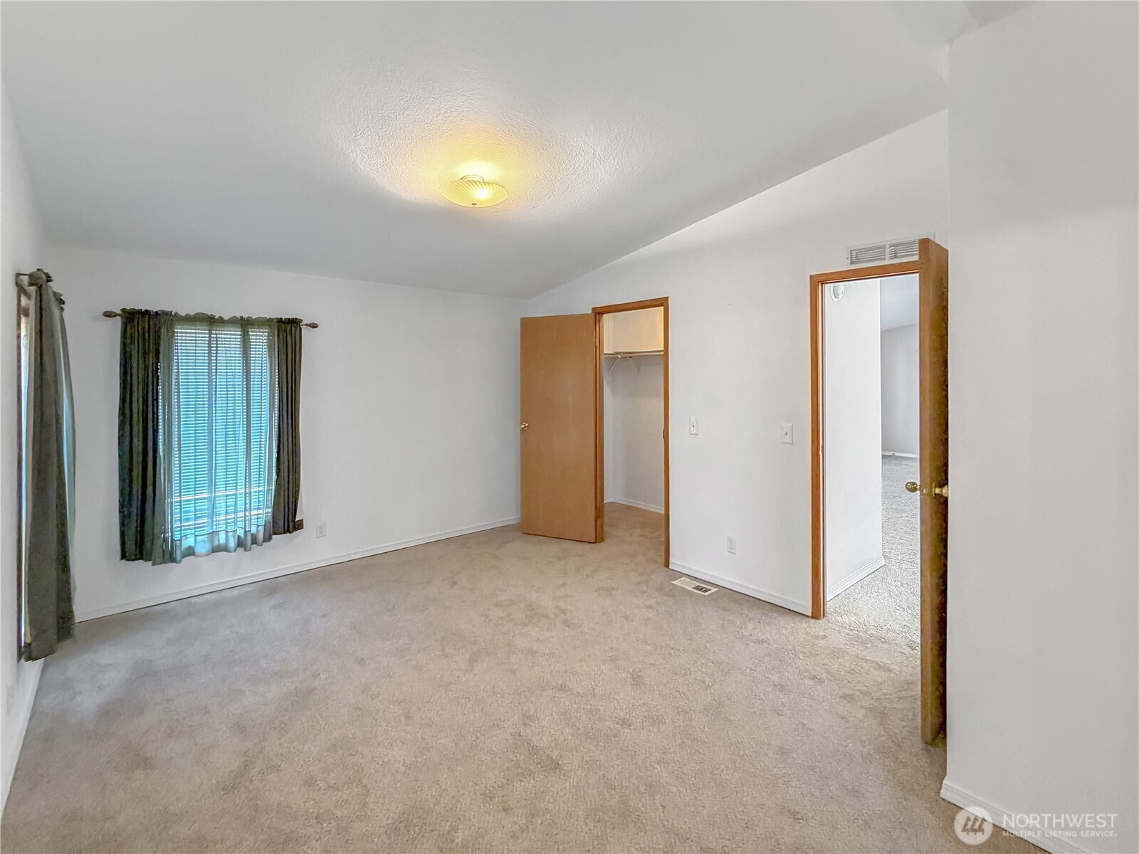 501 Chenois Avenue Property Photo 13