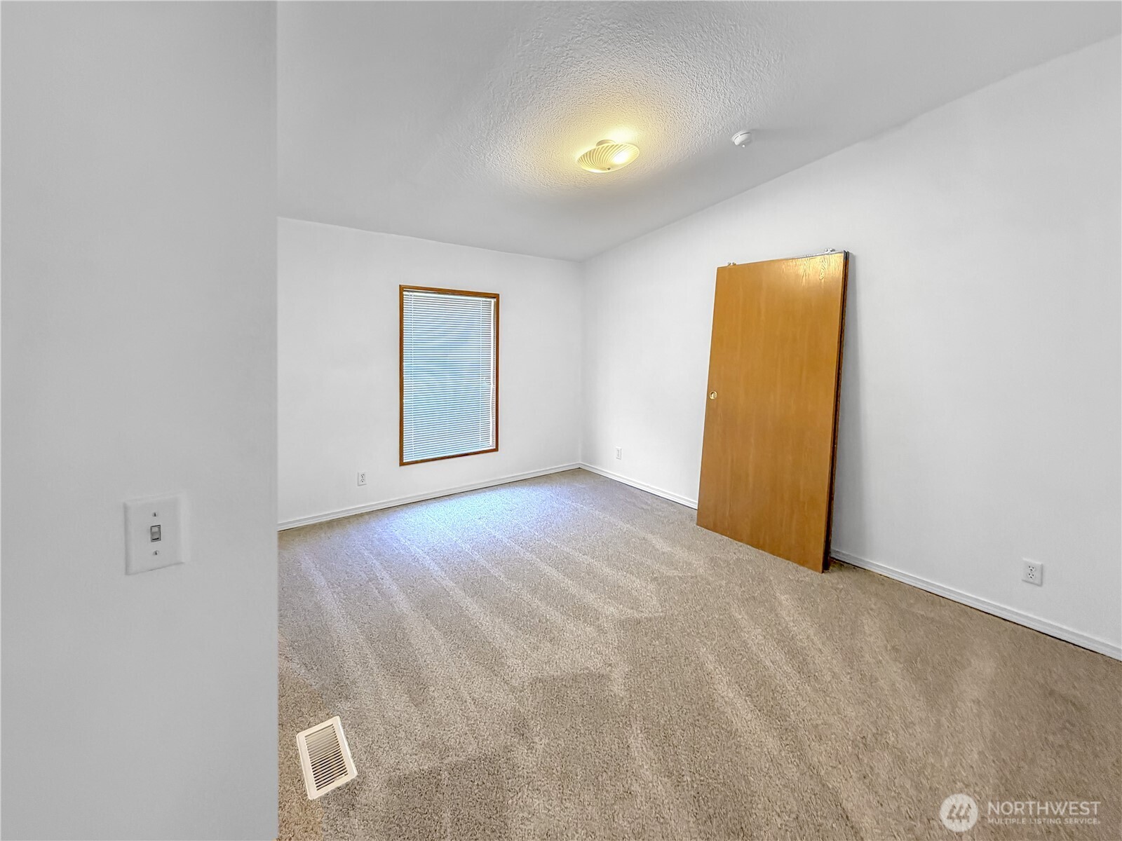 501 Chenois Avenue Property Photo 17