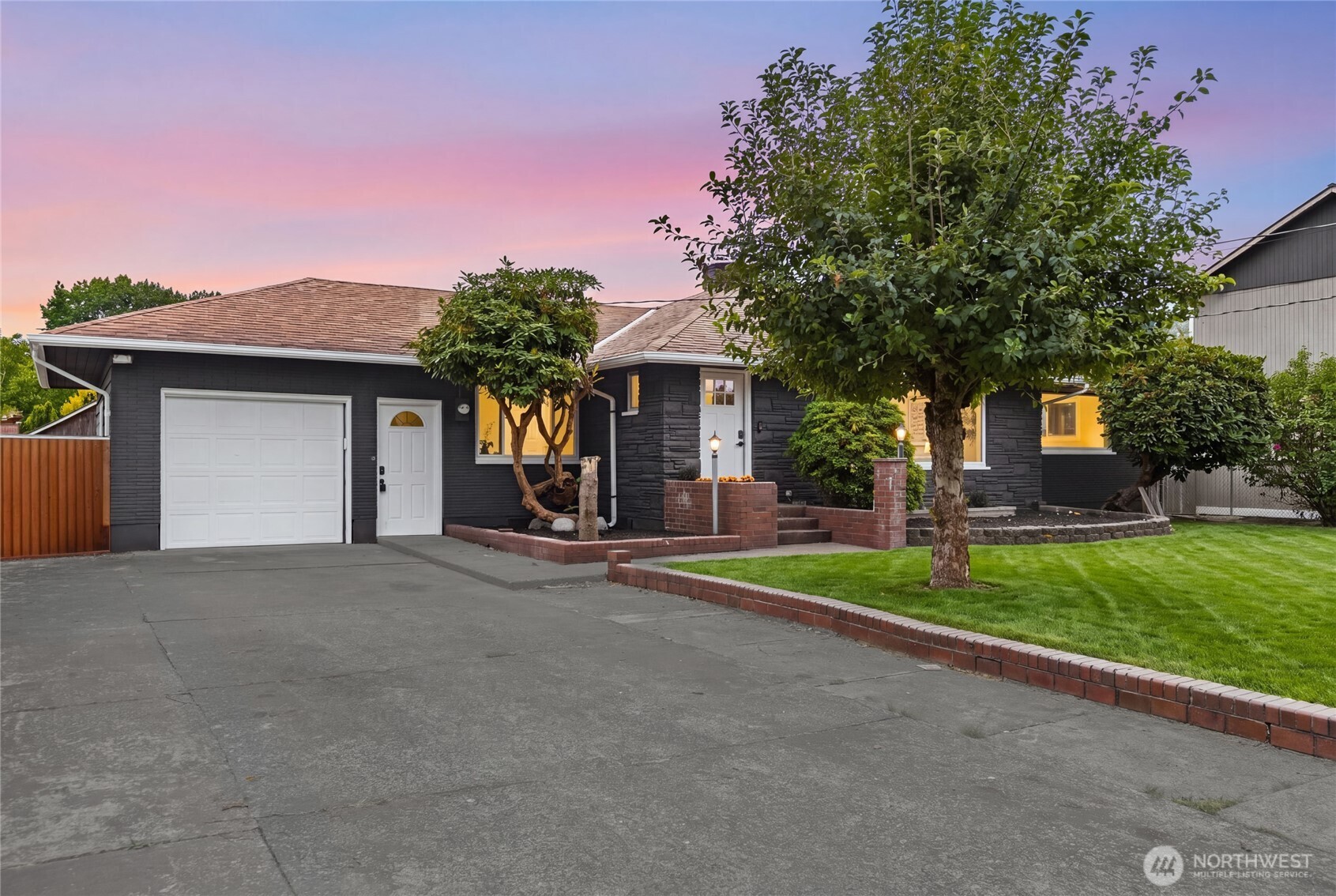 1202 22nd Street Property Photo 2