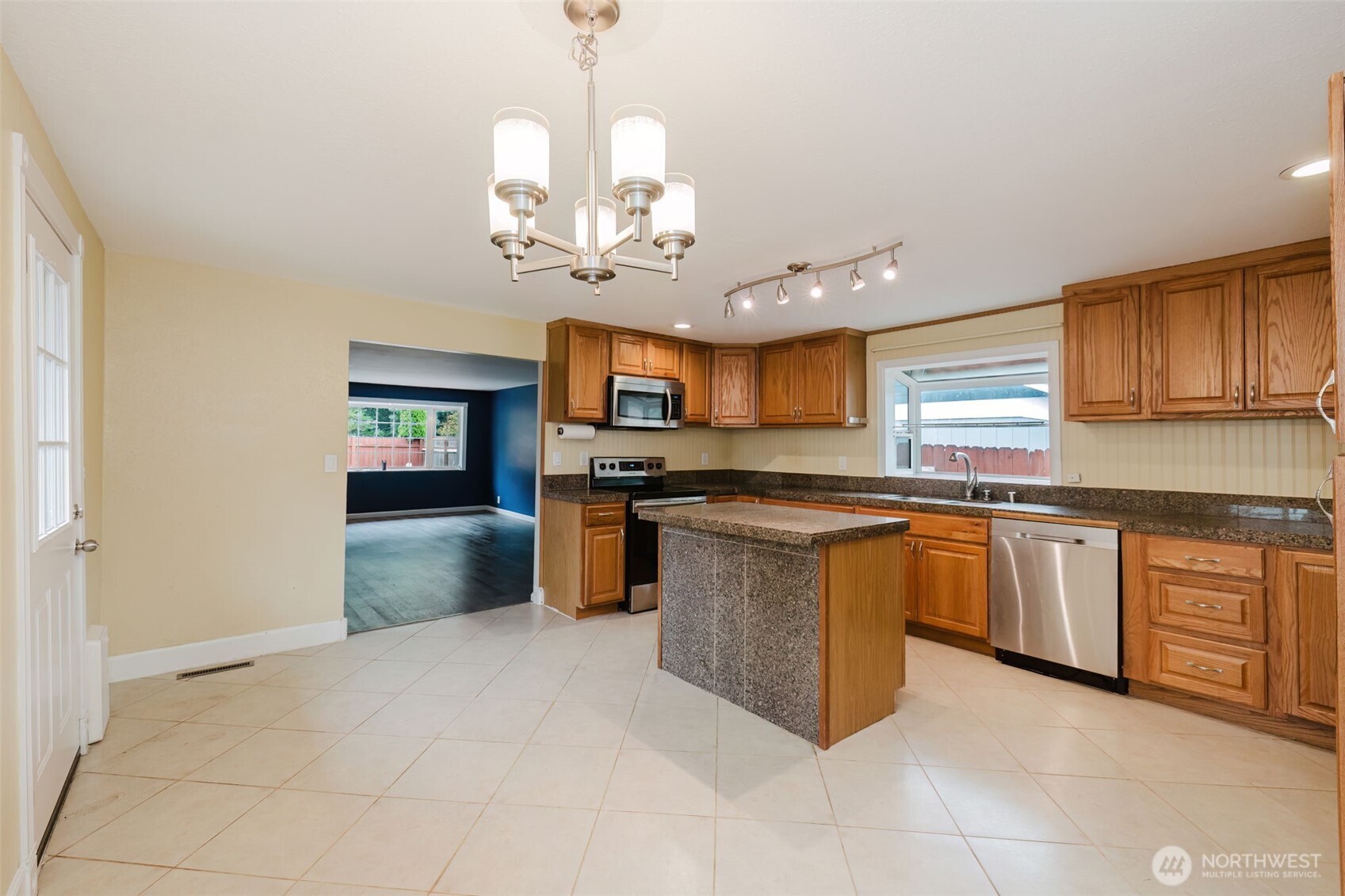3313 Trenton Avenue Property Photo 10