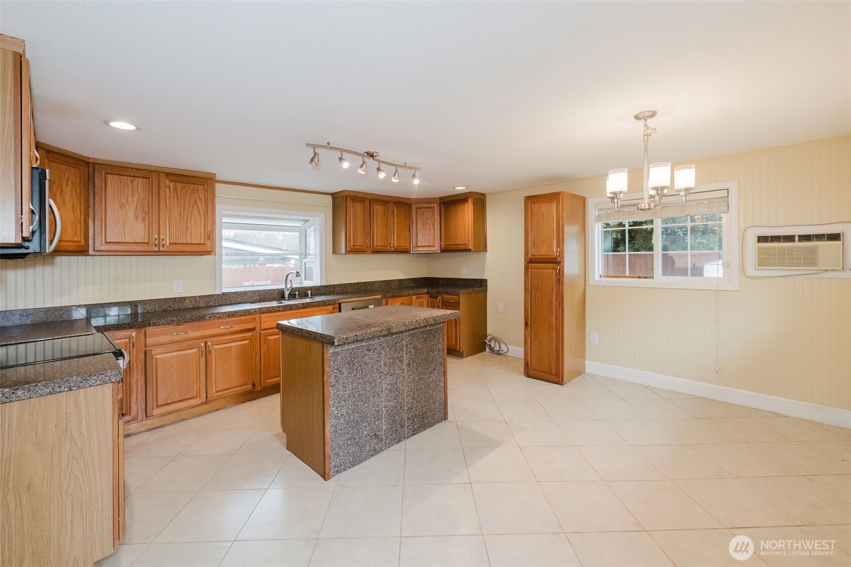3313 Trenton Avenue Property Photo 11