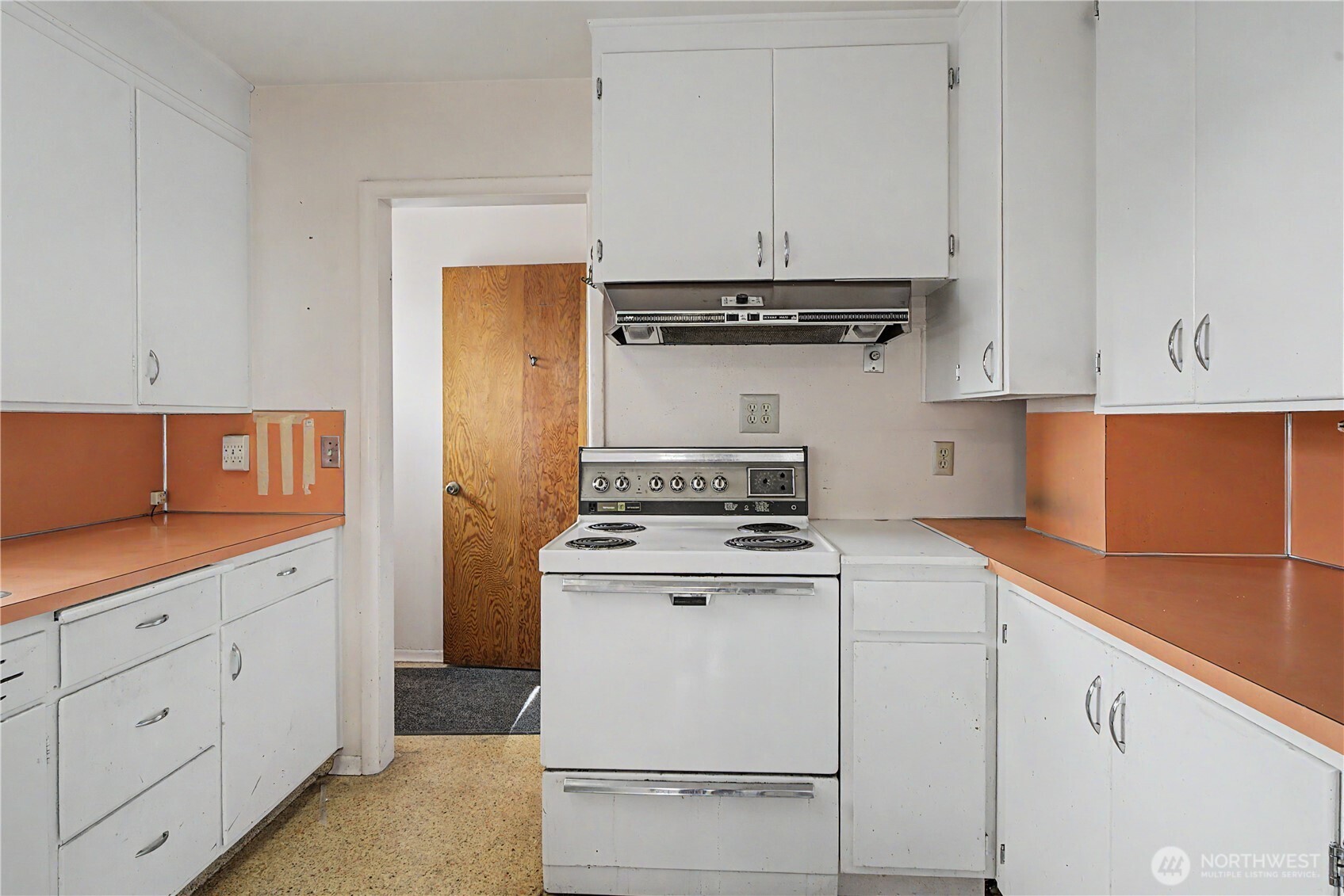 1102 Dobson Road Property Photo 8