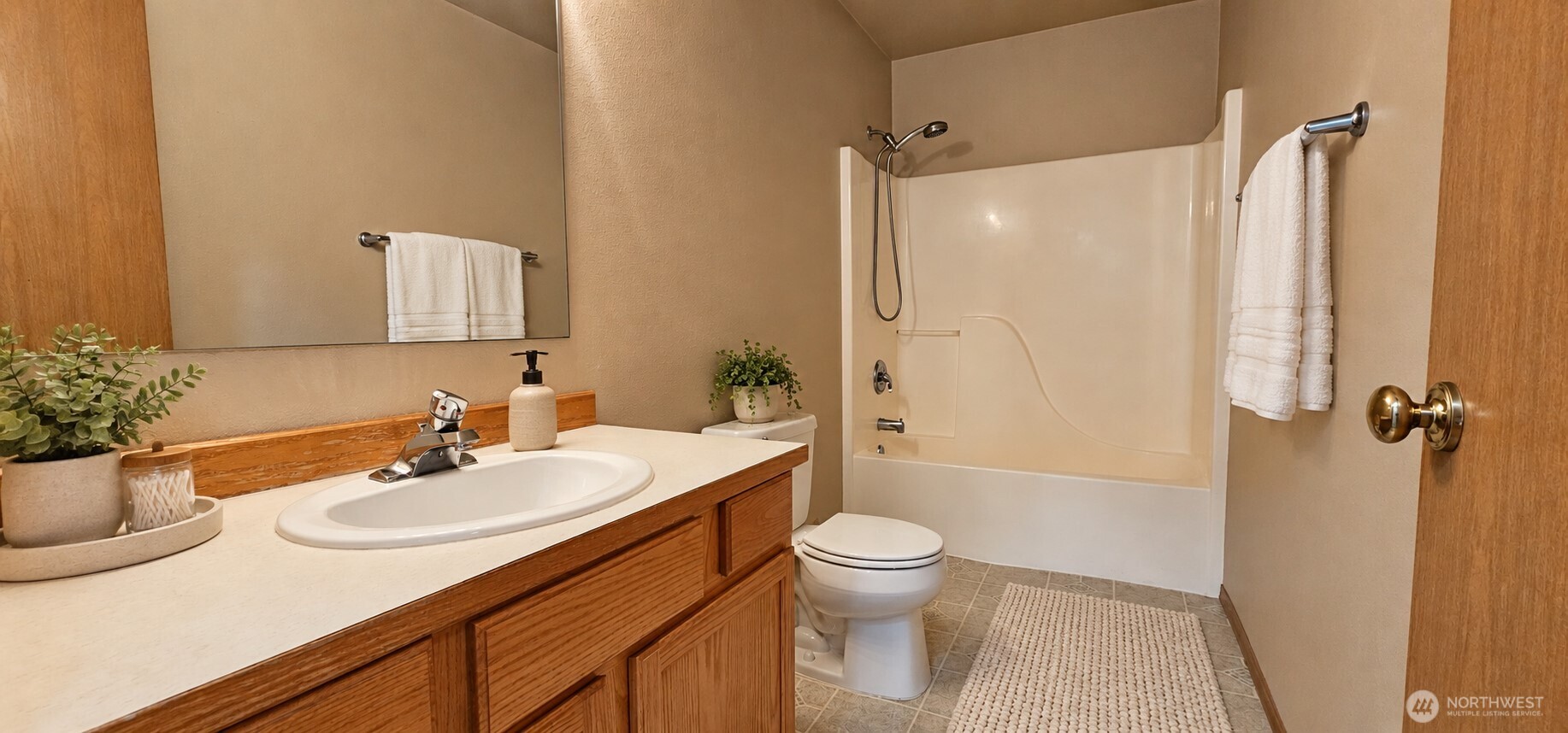 122 N Berggren Road Property Photo 10