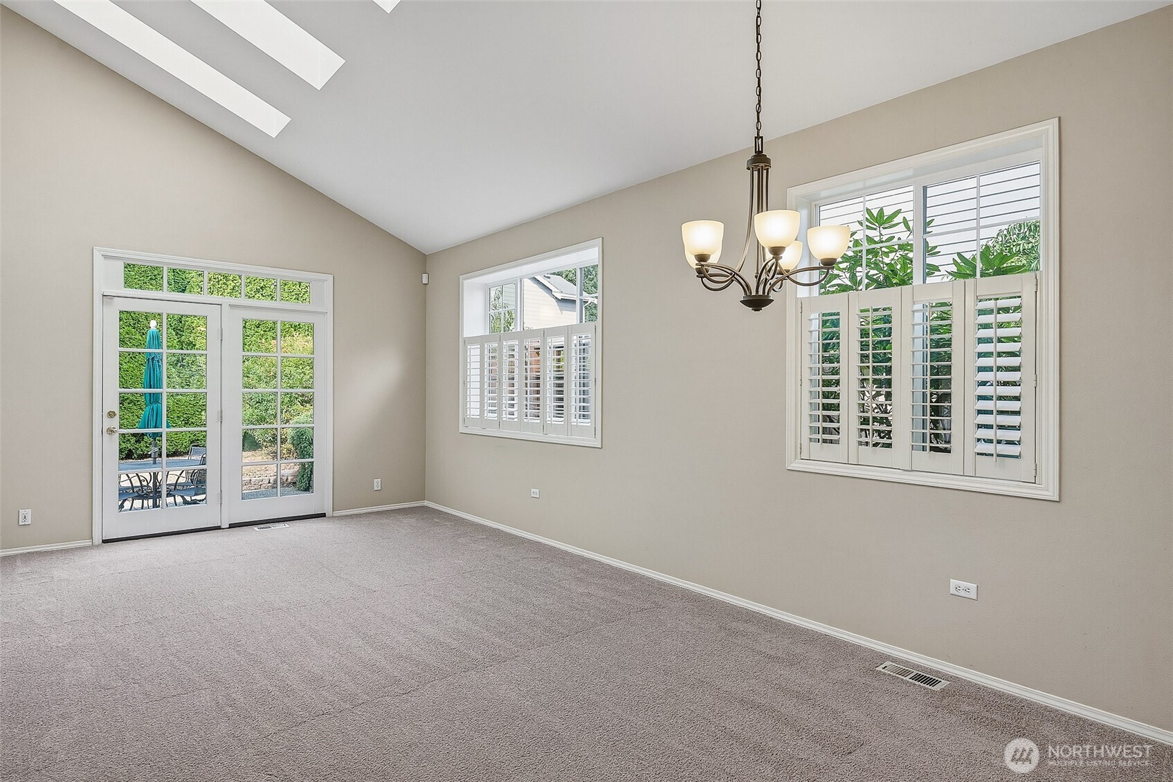 3919 149th Street Property Photo 9