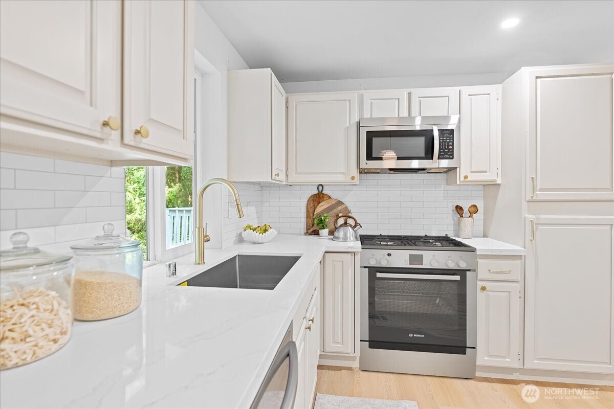 6734 Richards Avenue Property Photo 10