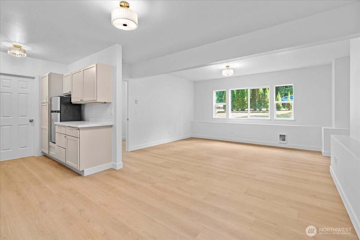 6734 Richards Avenue Property Photo 22