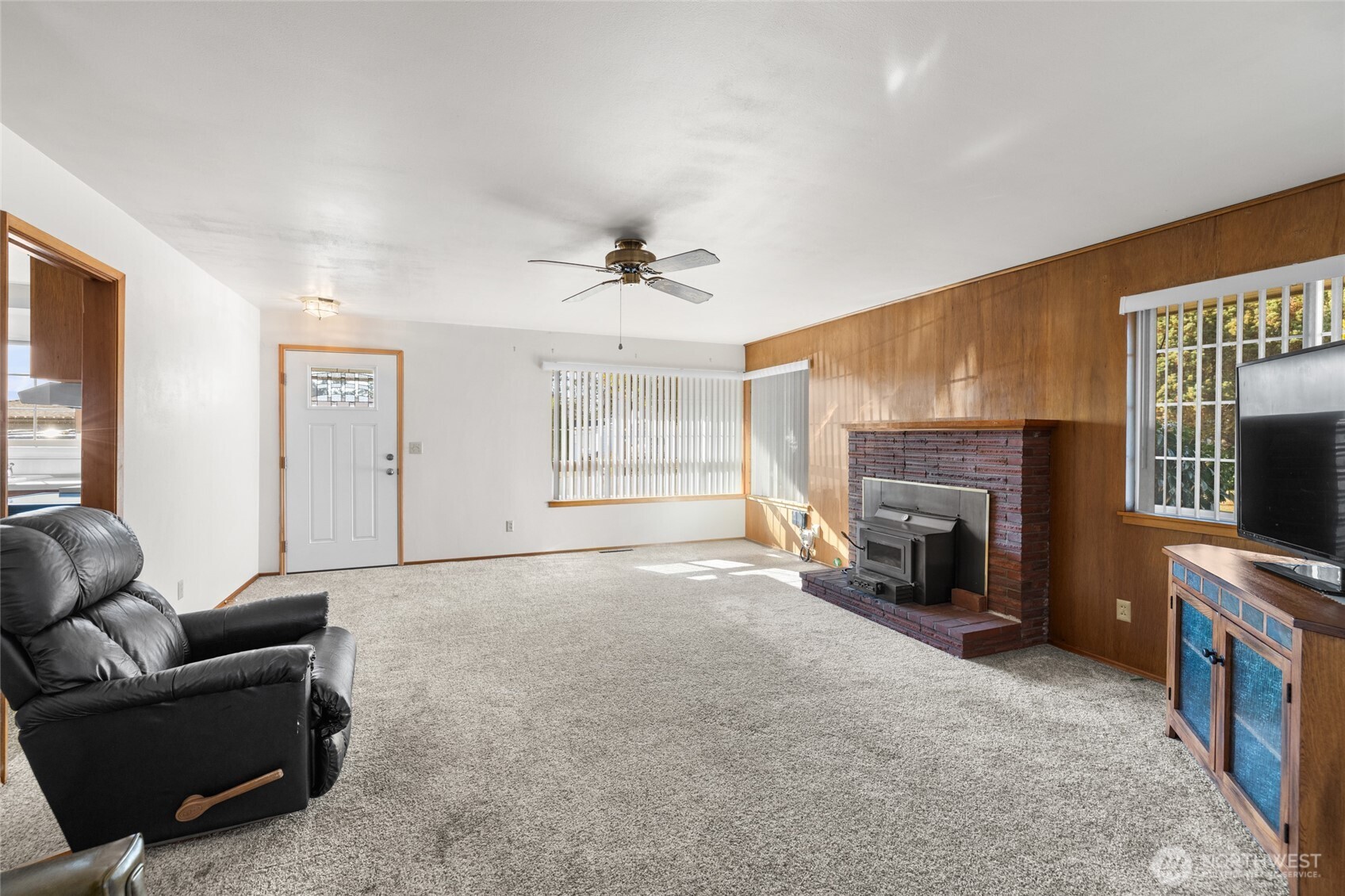 243 Carter Street Property Photo 7