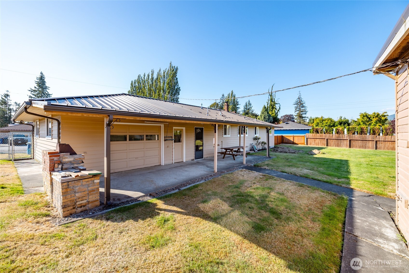 243 Carter Street Property Photo 28