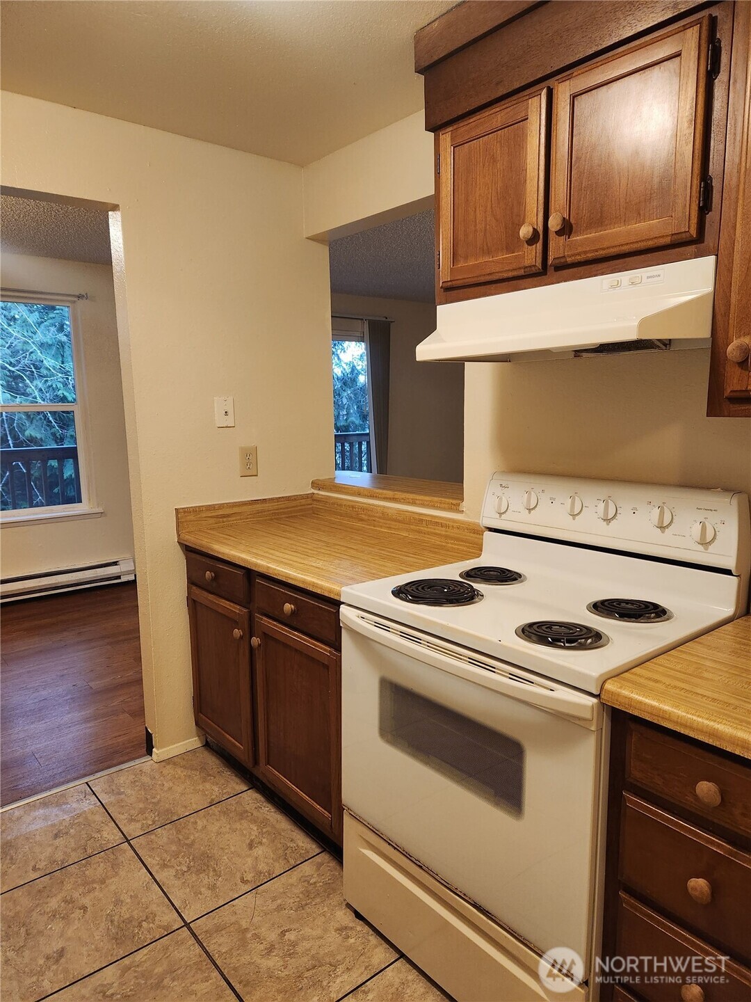 1936 Lincoln Avenue 202 Property Photo 4